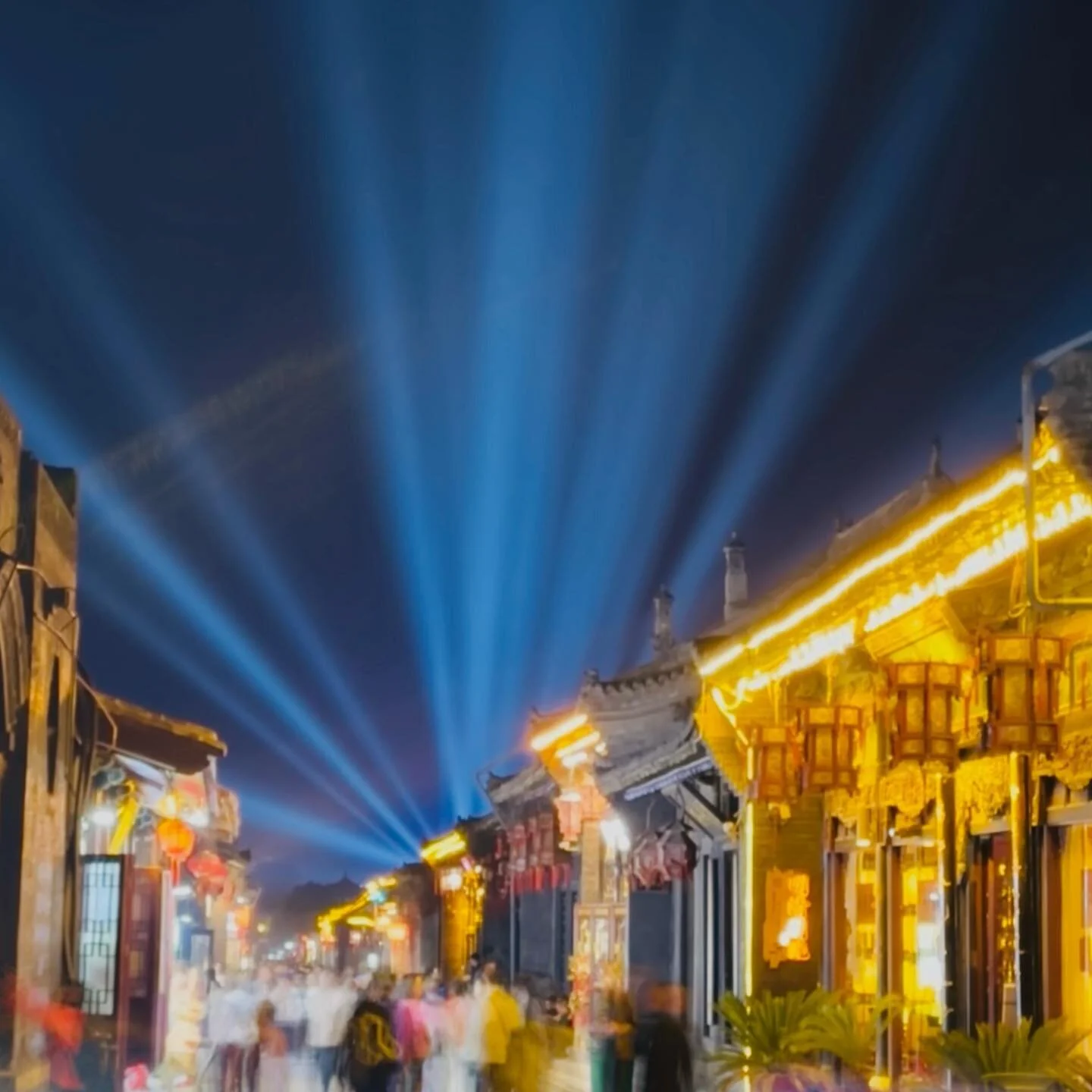 Great to be back in Pingyao to show Mountain Water (ShanShui) for the first time. Then installation went really smoothly with the assistance of photo students from Nanjing Uni and my translator, Echo. #photofestival #pingyaoancientcity #pingyaophotof