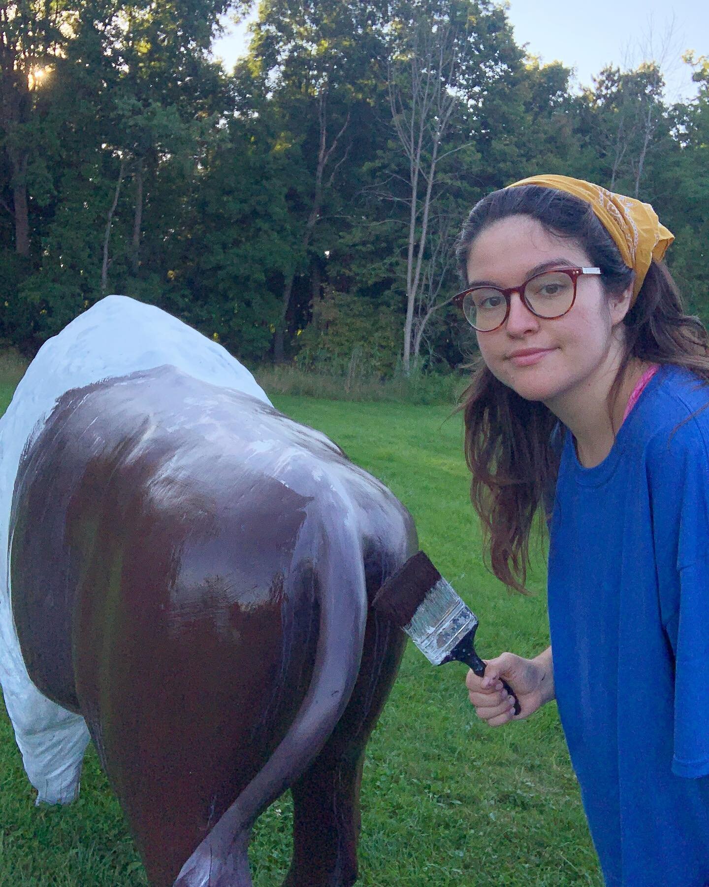 you already *know* if it&rsquo;s a piece about Buffalo NY or butts I made it 😤🤝
(Day 2 of statue repaint for Picasso&rsquo;s) 

#publicart #statuepainting #buffalony #bison #picassospizza #localpride