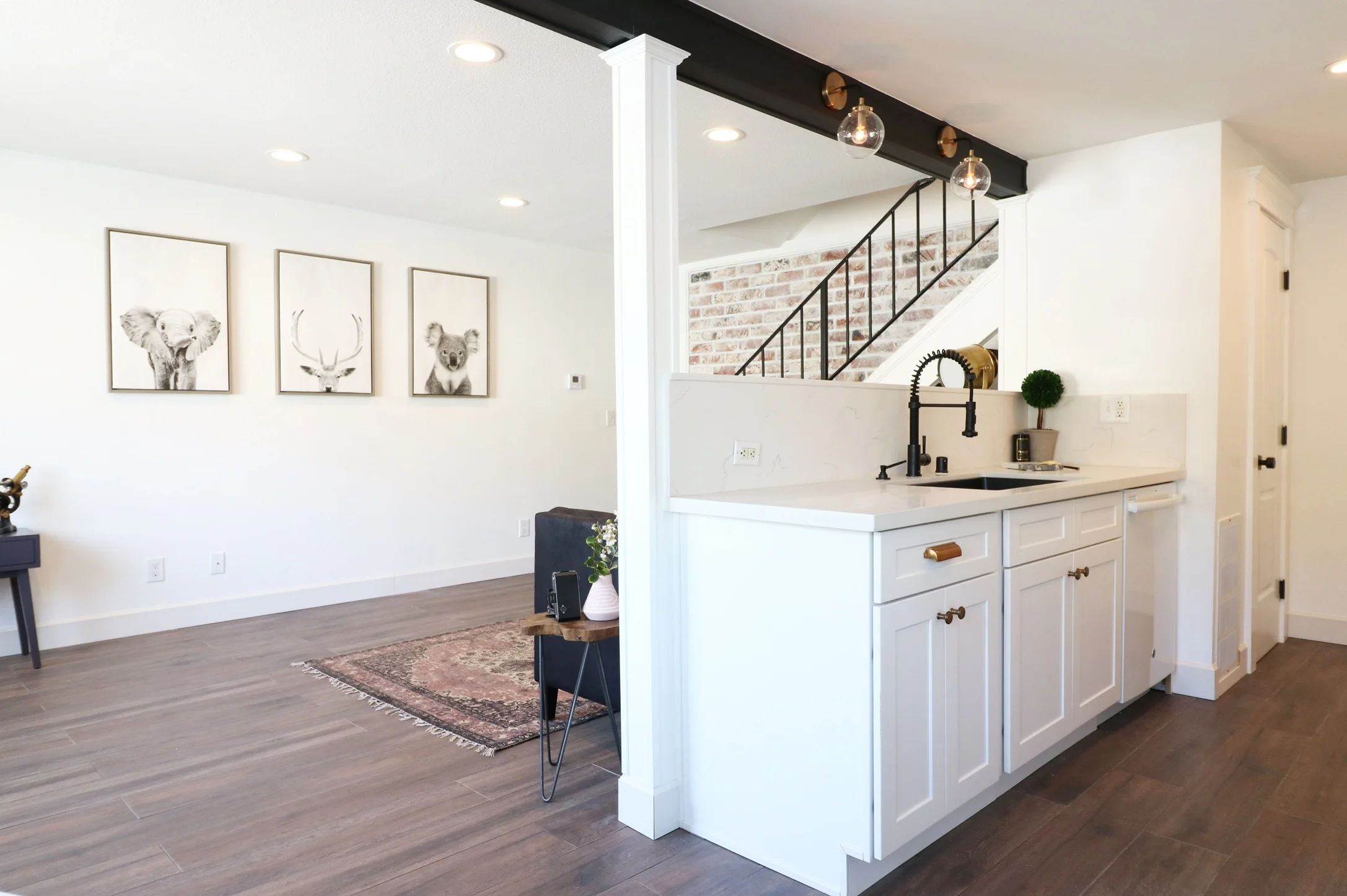 Santa Clarita For Rent - The Brick House