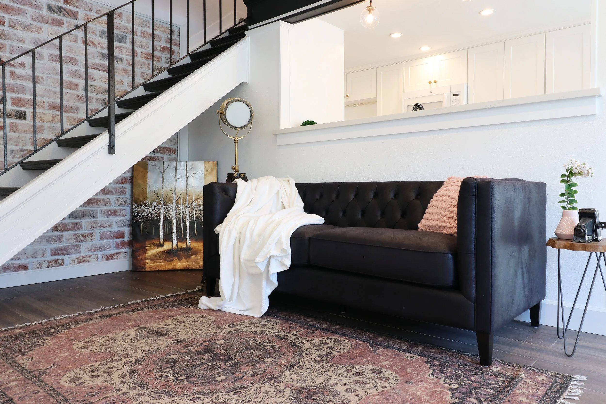 Santa Clarita For Rent - The Brick House