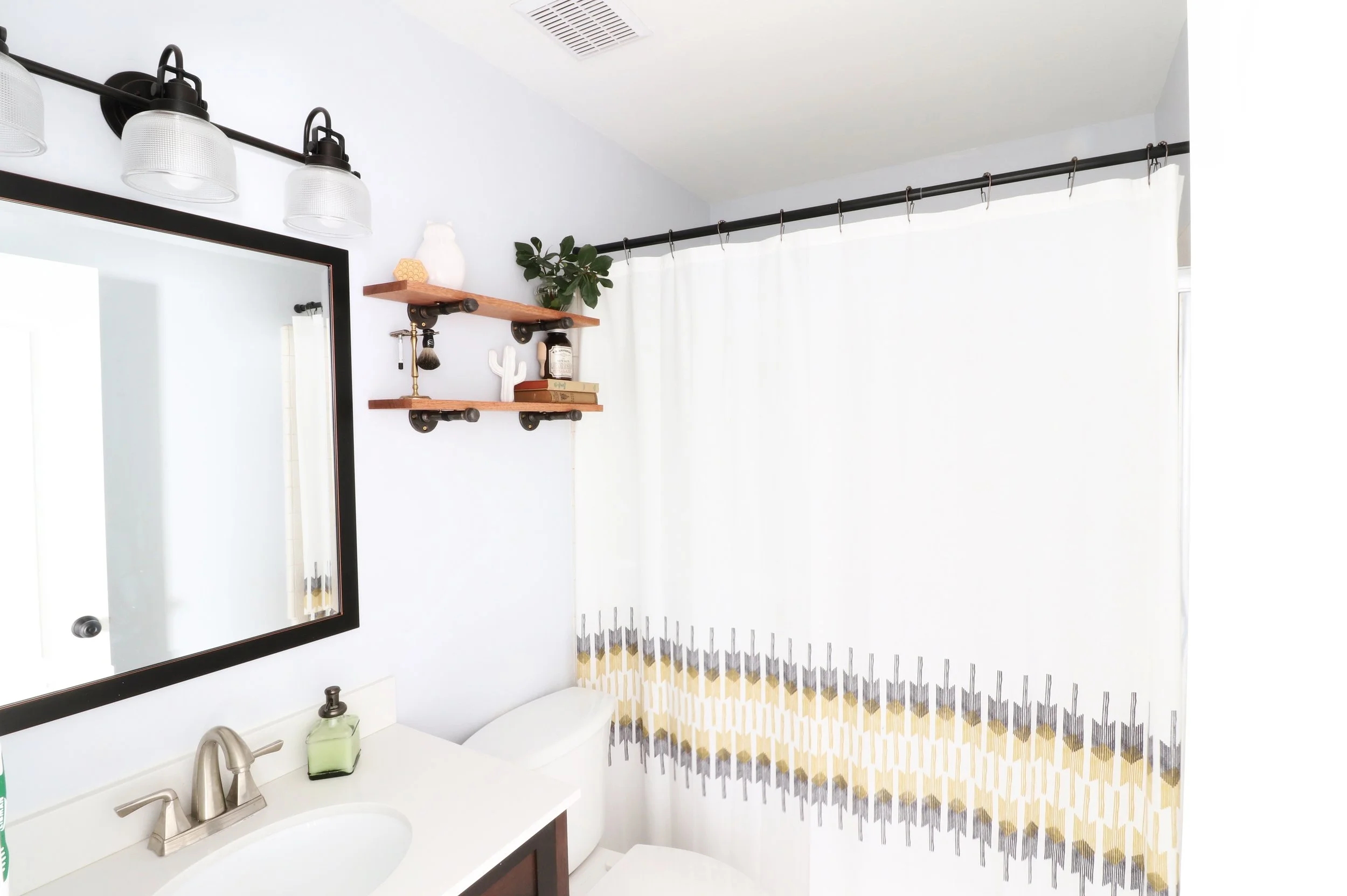 Full Bath | The Craftsman Condo