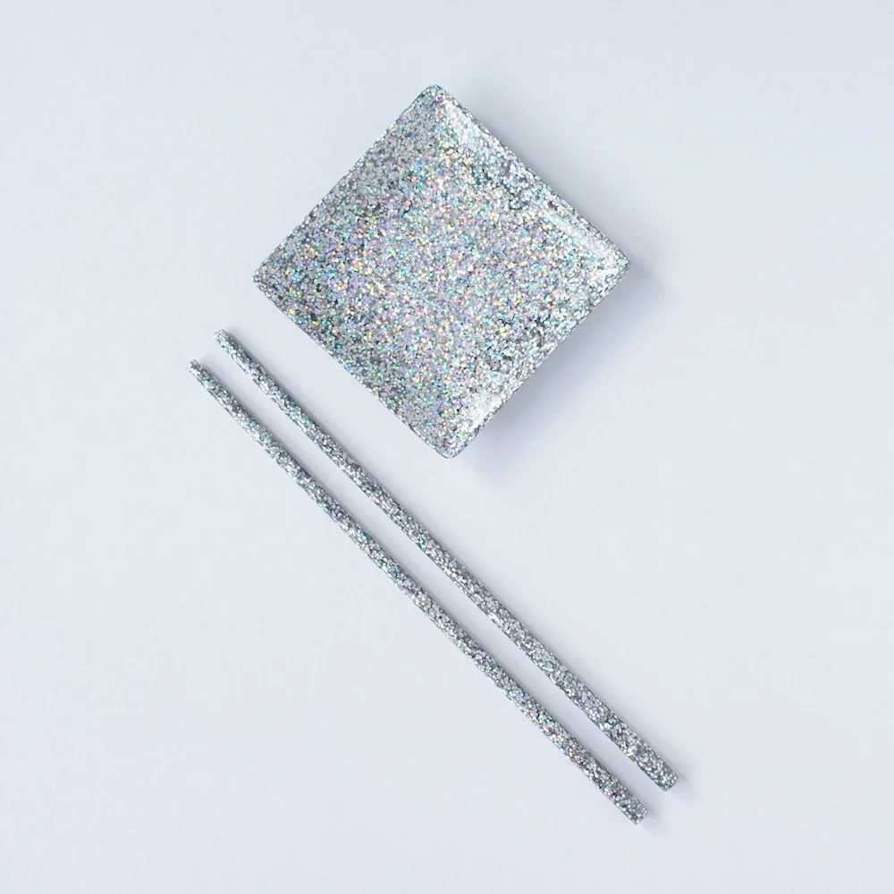 Pirdy resin square dish,and chopsticks..jpg