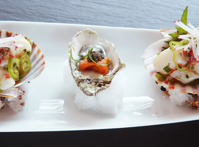 IMG_4468_caviar_oyster_v.jpg