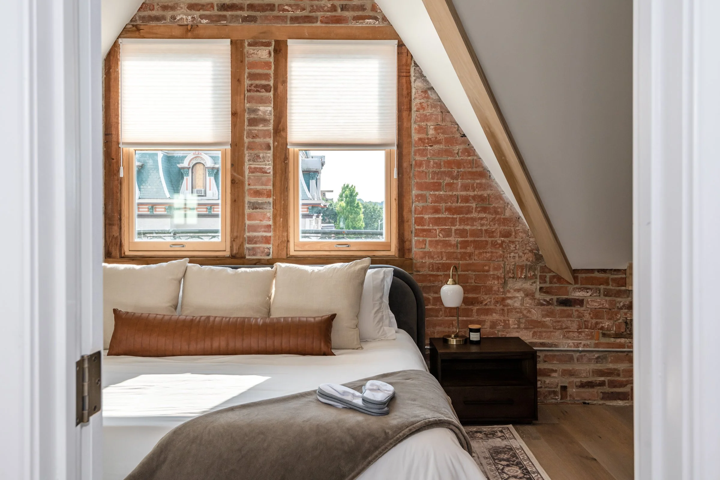 136 W Monument 2 43.jpg