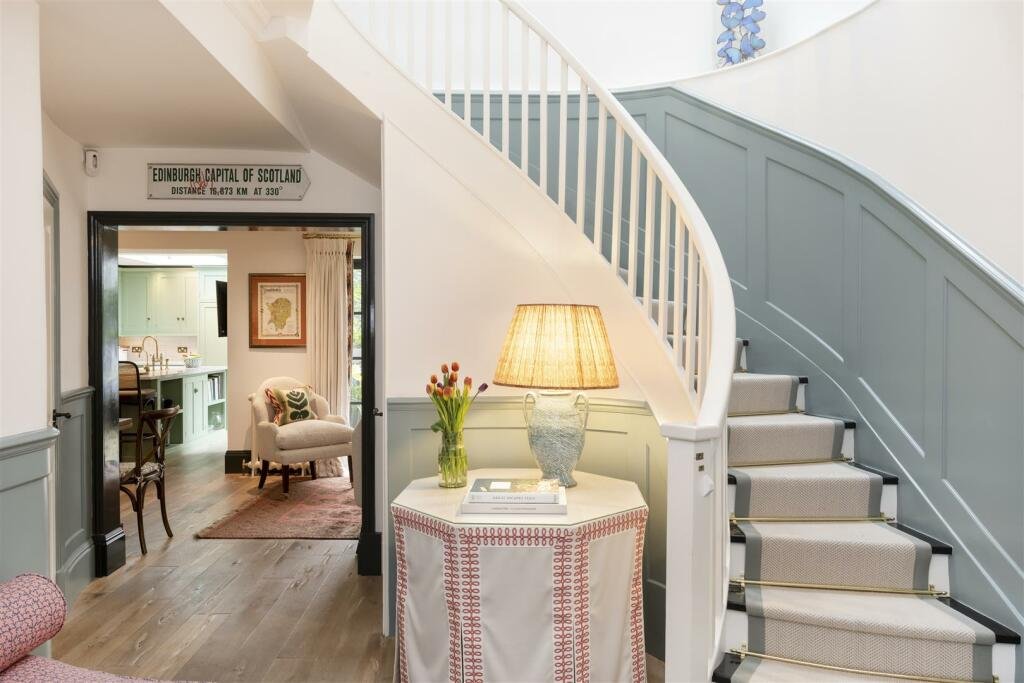 Eccleston Mews Hallways.jpeg