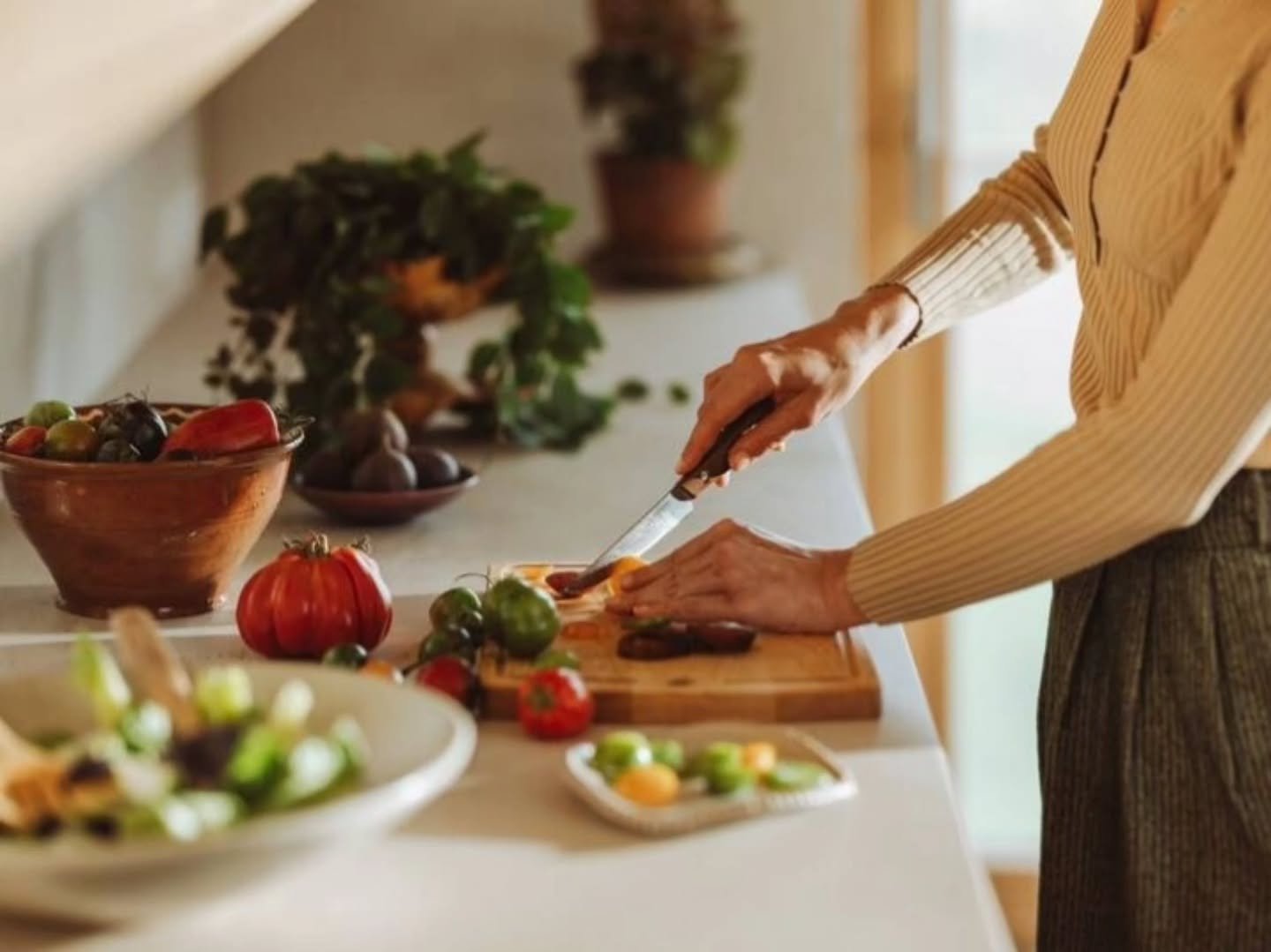 Set design for Fiskars and their Folken series 🔪

Set design &amp; prop styling: Juuli Hakkarainen 
Producer &amp; food: Kaisa Kuokka
Photography: Risto Vauras
Client &amp; creative direction: Vesa Kemppainen