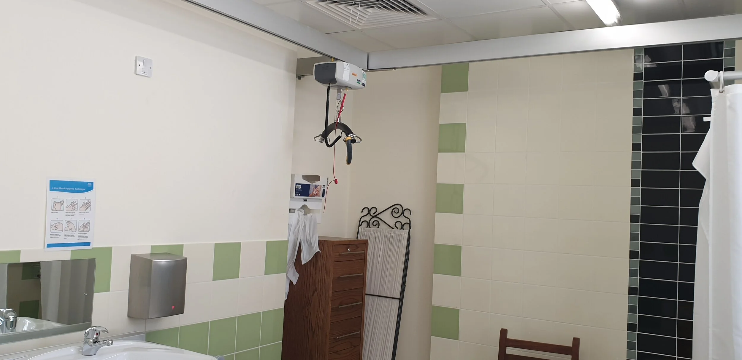 Hoist bathroom.jpg