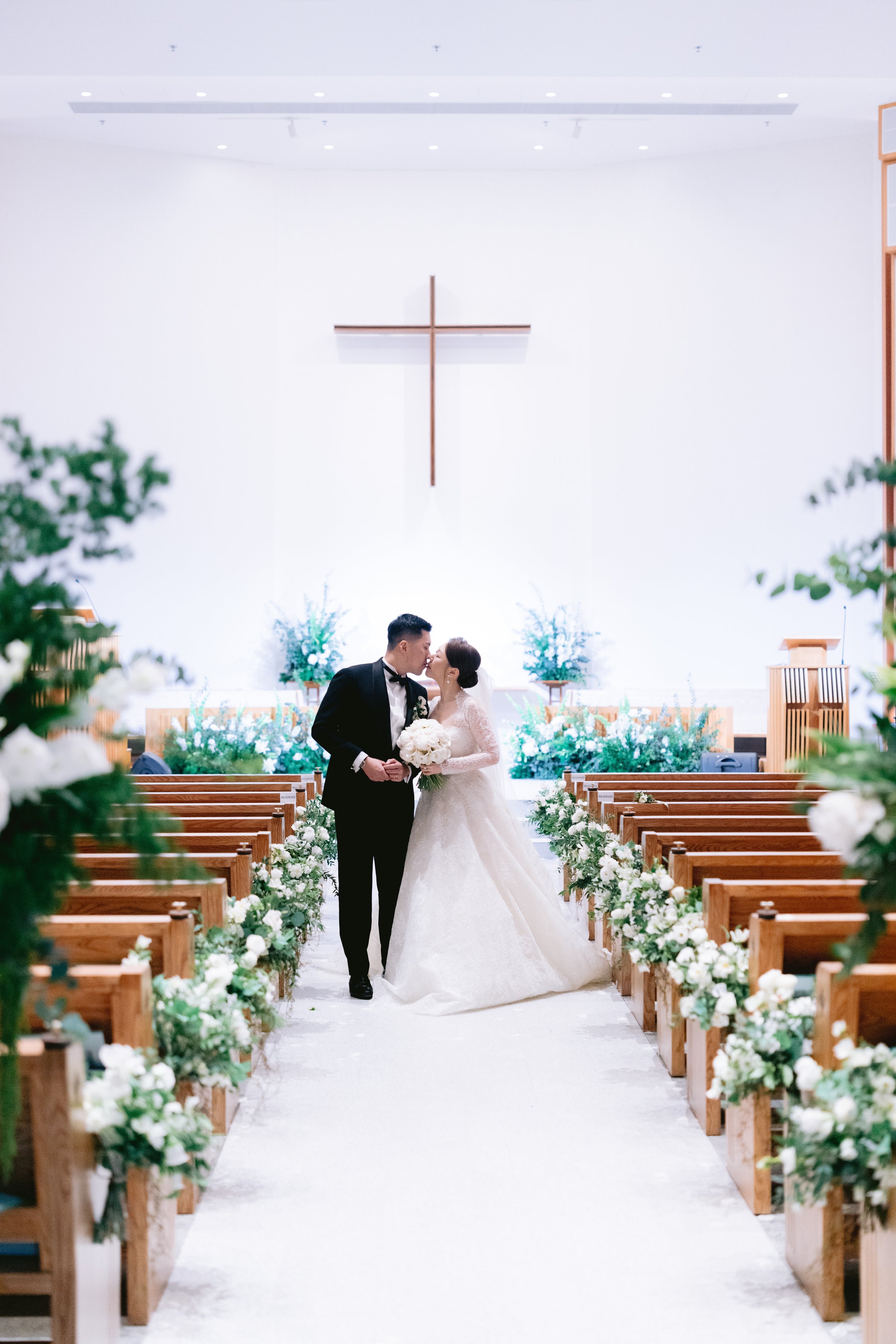 erica-michael-grand ballroom-rosewood-wedding-hong-kong-2.jpeg