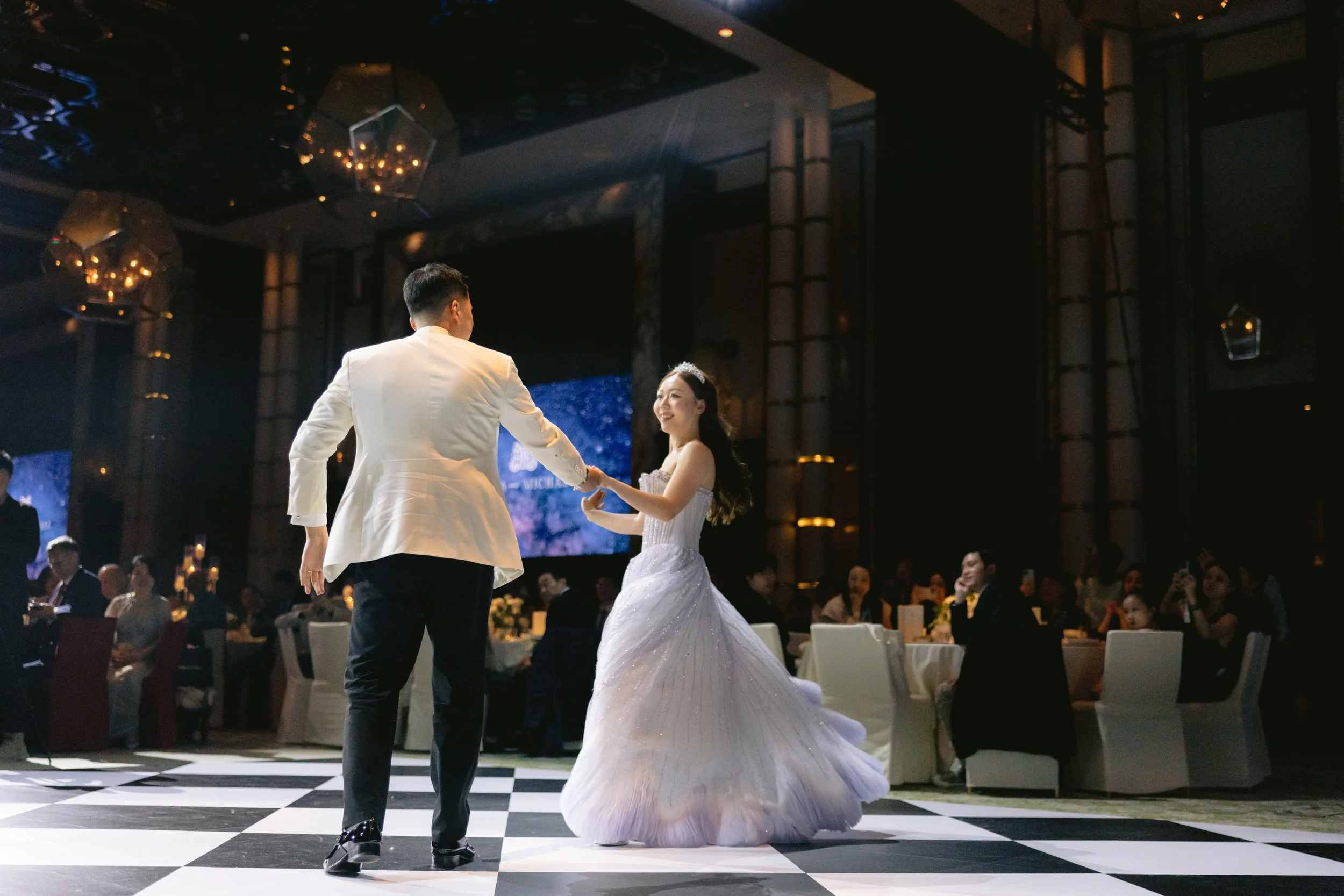 erica-michael-grand ballroom-rosewood-wedding-hong-kong-4.jpeg