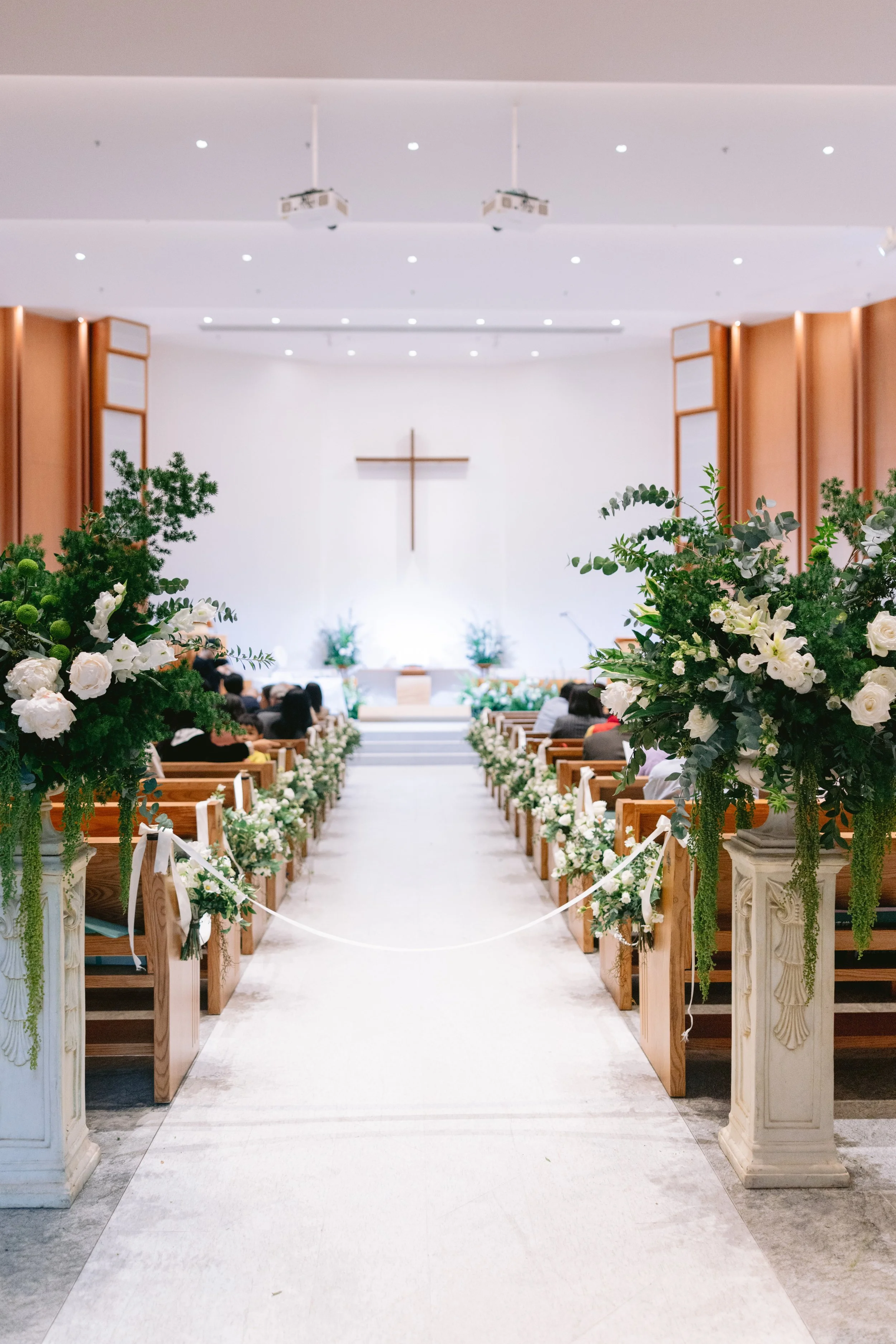 erica-michael-grand ballroom-rosewood-wedding-hong-kong-14.jpeg