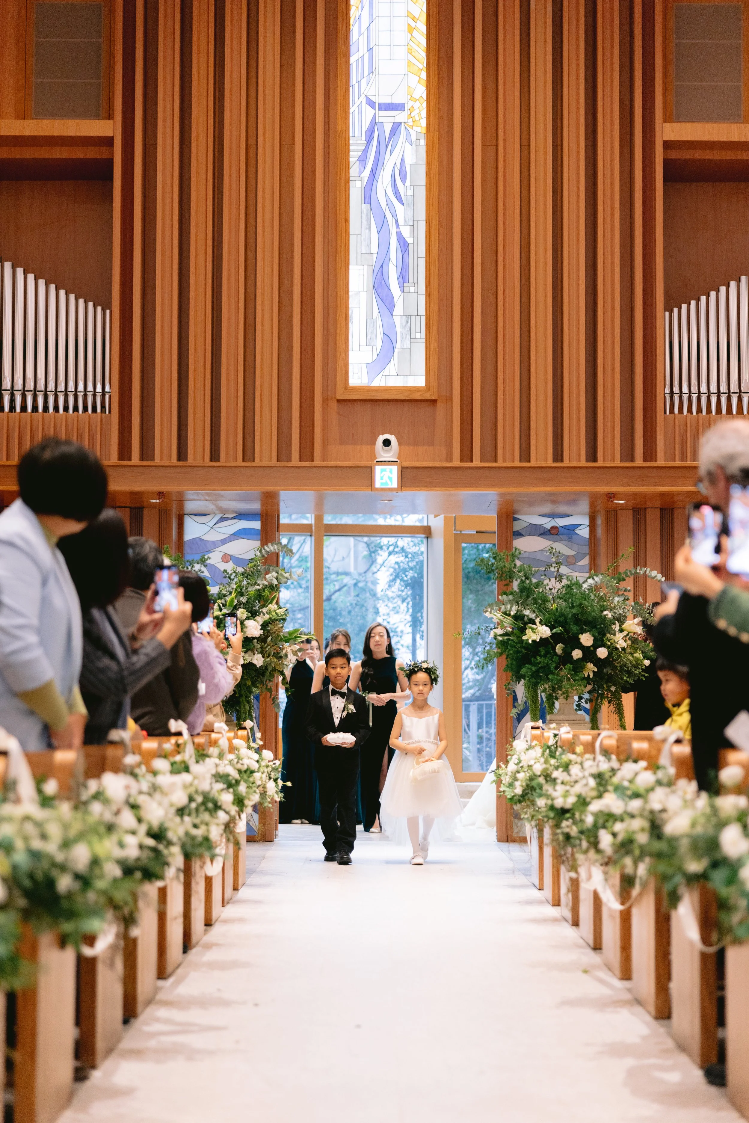 erica-michael-grand ballroom-rosewood-wedding-hong-kong-17.jpeg