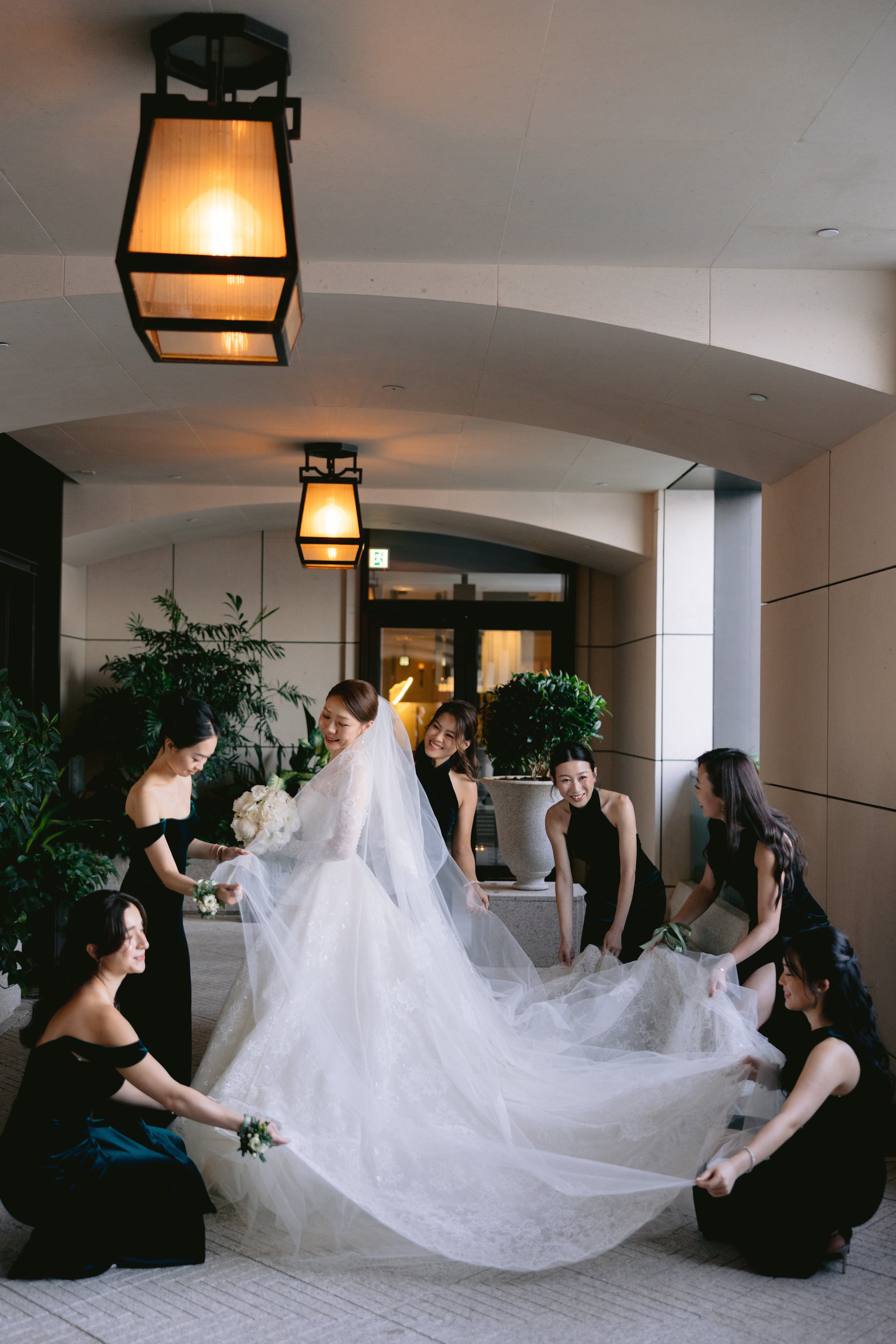 erica-michael-grand ballroom-rosewood-wedding-hong-kong-25.jpeg