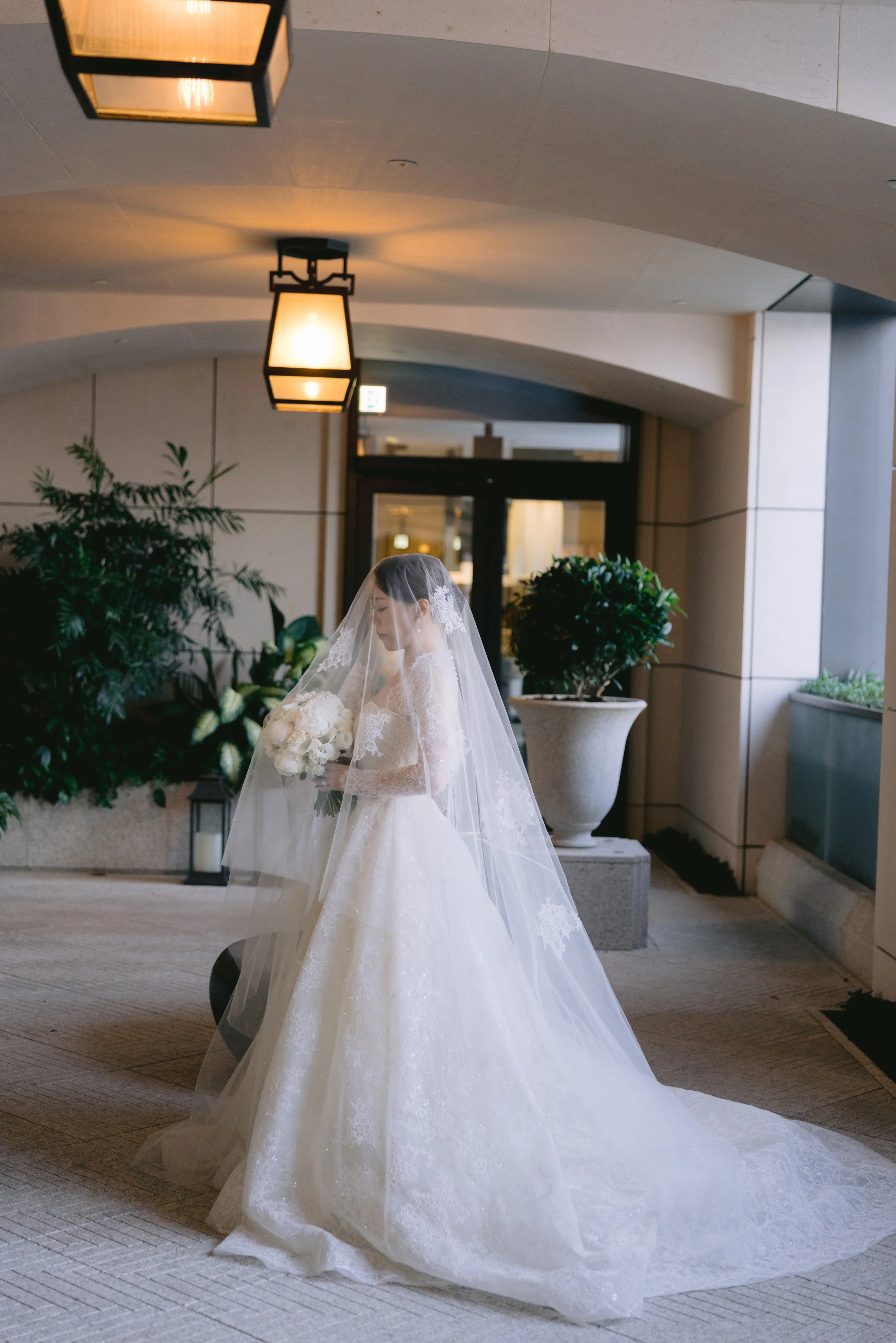 erica-michael-grand ballroom-rosewood-wedding-hong-kong-27.jpeg