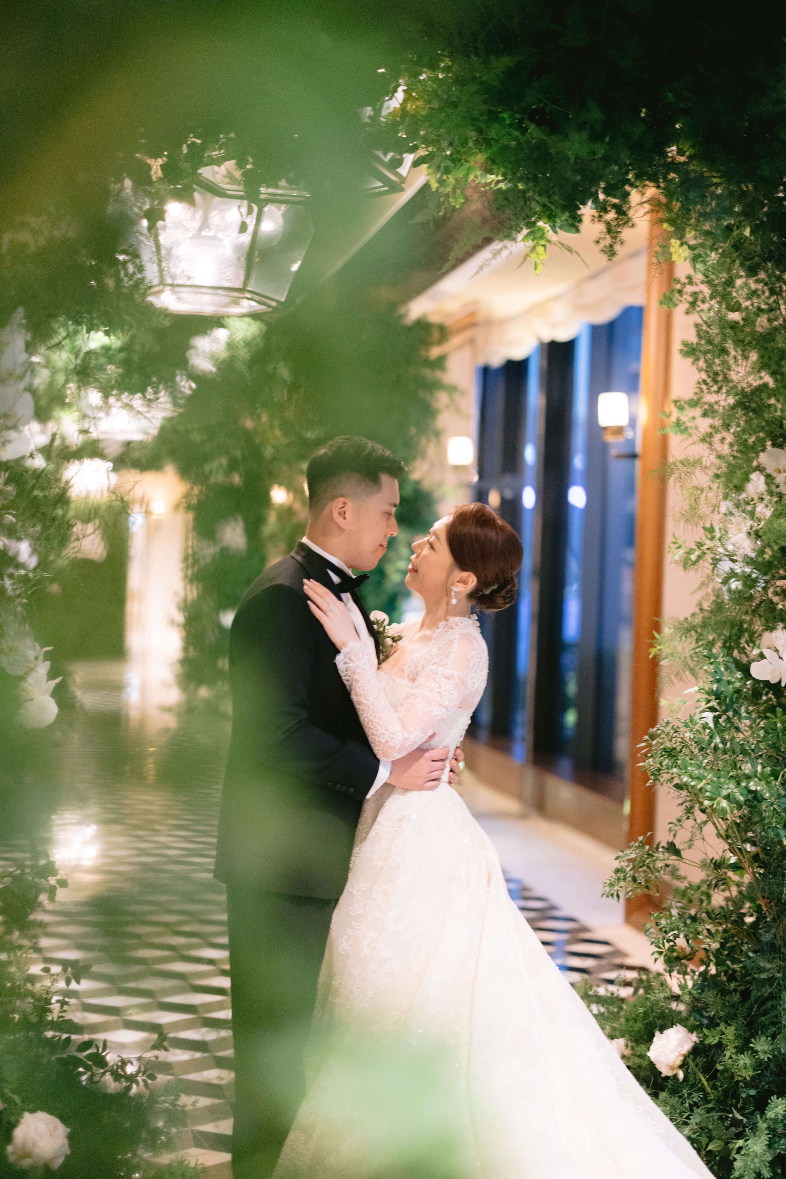 erica-michael-grand ballroom-rosewood-wedding-hong-kong-34.jpeg