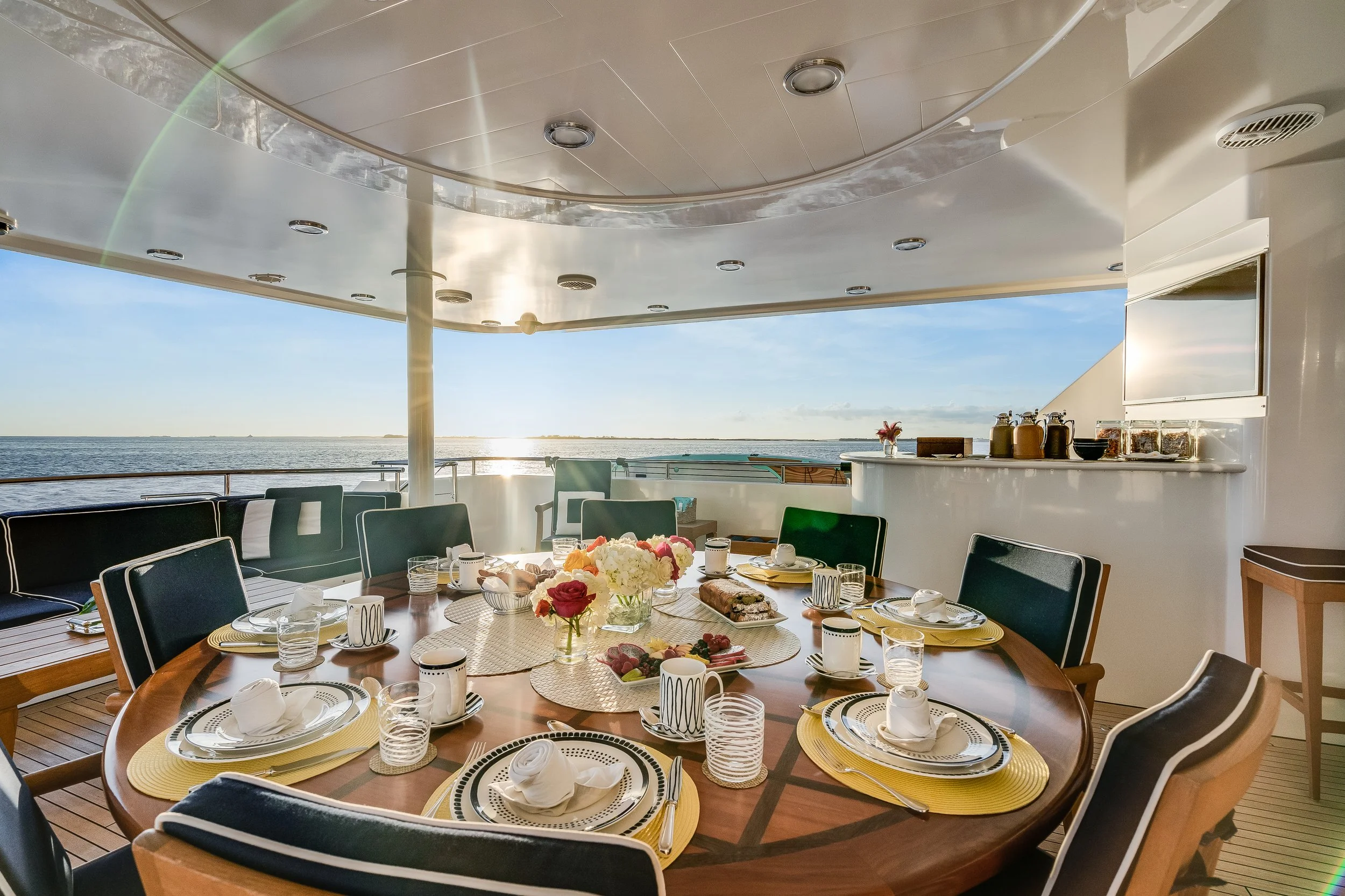 4Avalina-aft deck dining copy.jpg