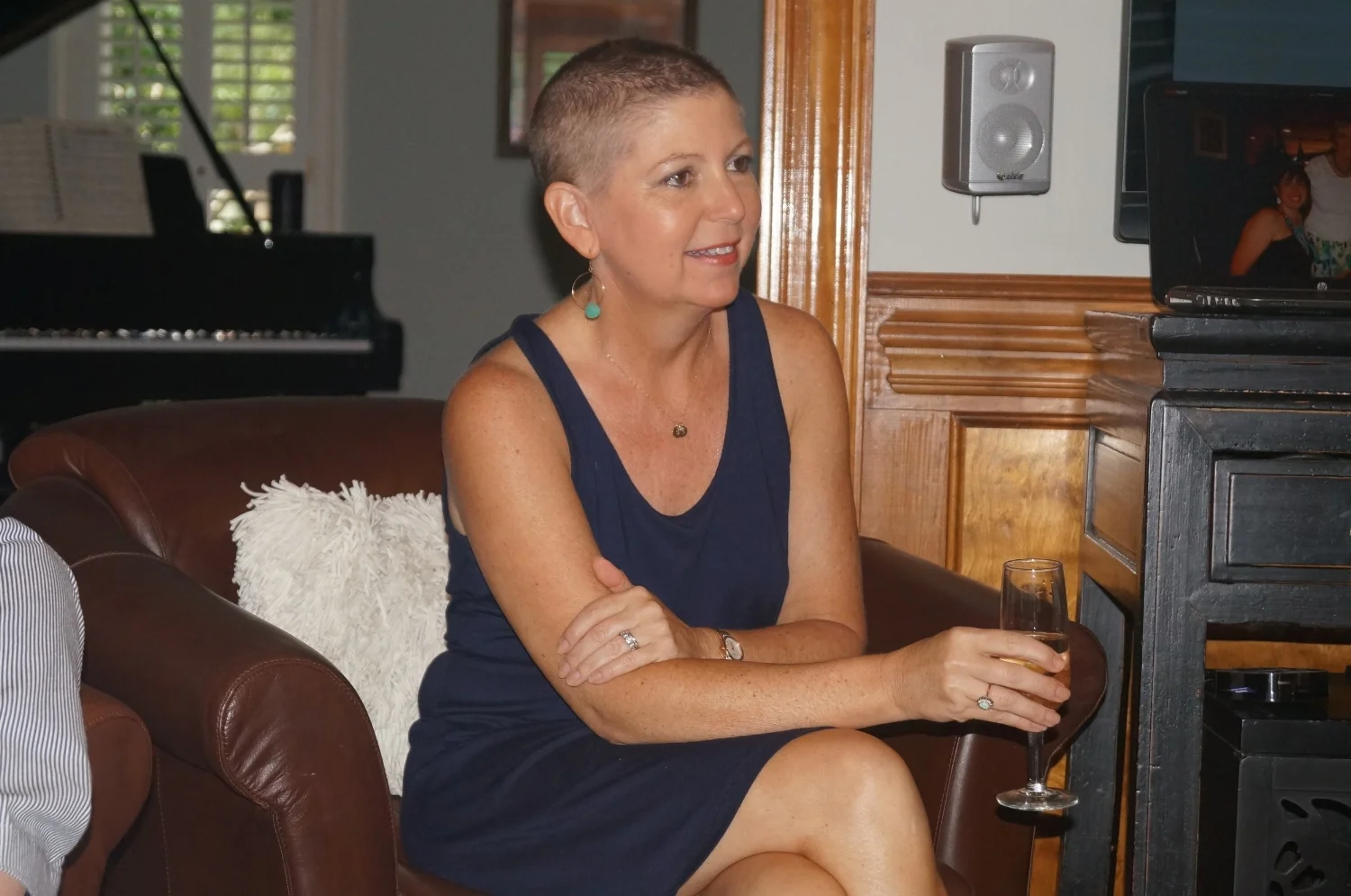 Suzanne with her head shaved, starting treatment