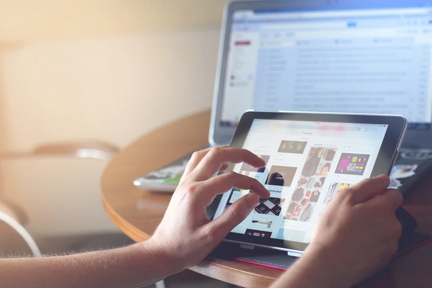 ipad-tablet-technology-touch-large.jpg