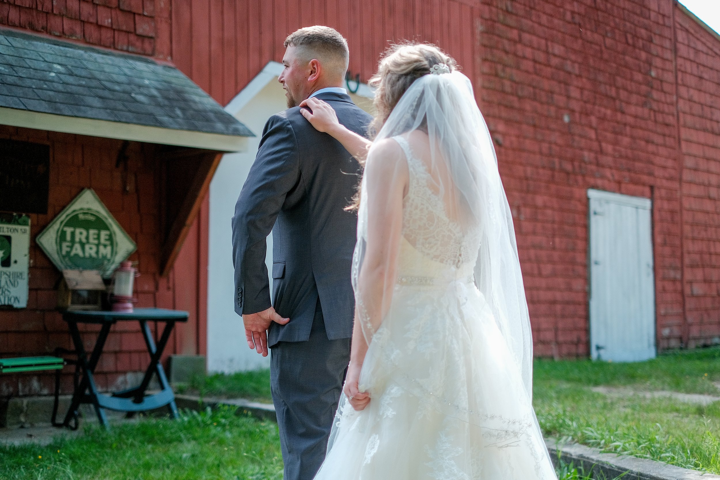 rustic-barn-wedding-photography-598.jpg