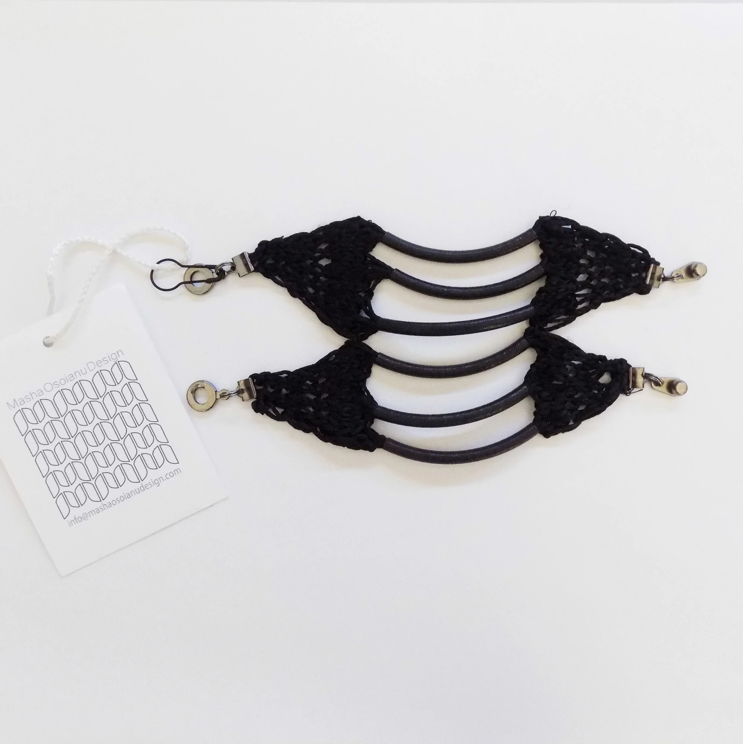 Black Black Chunky Cuff Flat.jpg