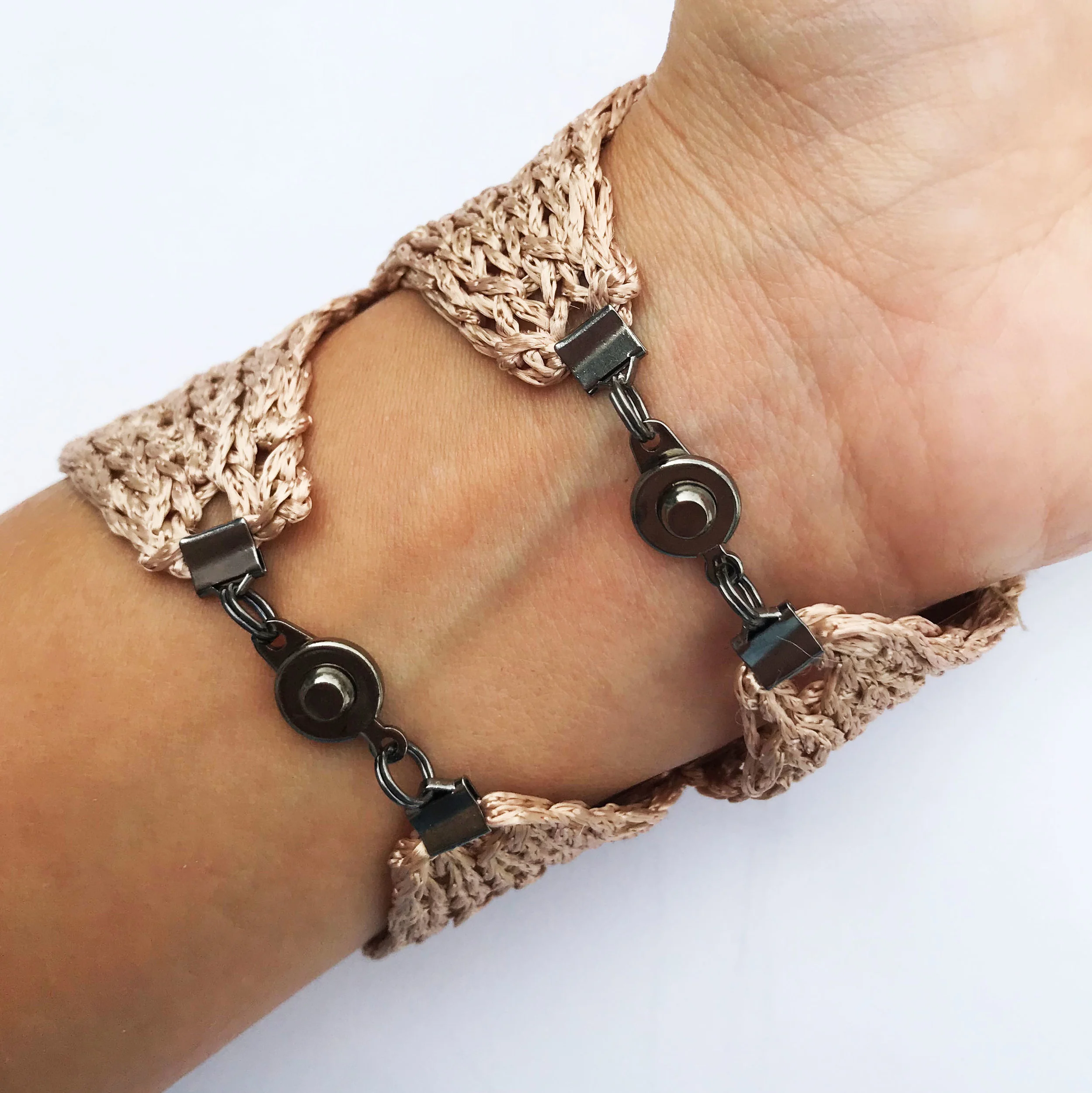 Double-Cuff-Chunky-NudeRoseGold-back.jpg