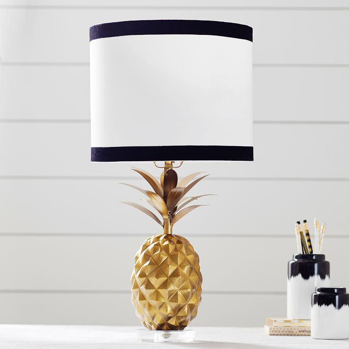 pottery-barn-pineapple-lamp.jpg