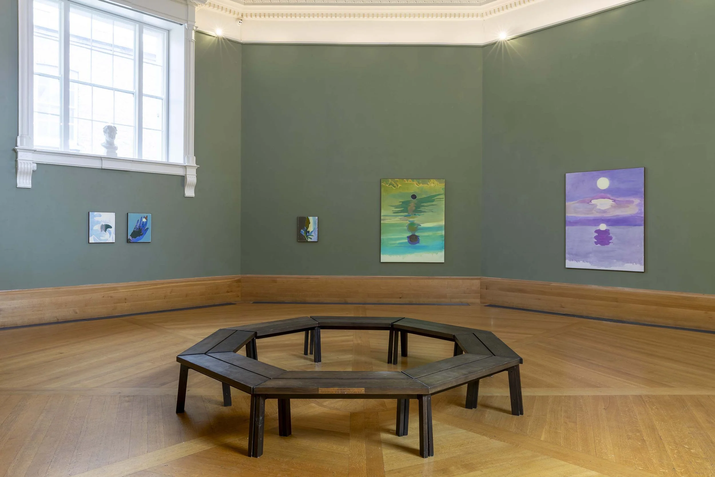  Colm Mac Athlaoich’s solo exhibition On the cusp of  happiness and other people’s sunsets invites viewers to  explore the psychological rhythms of the digital age,  examining how the modern mind constantly fluctuates  between the public and the priv