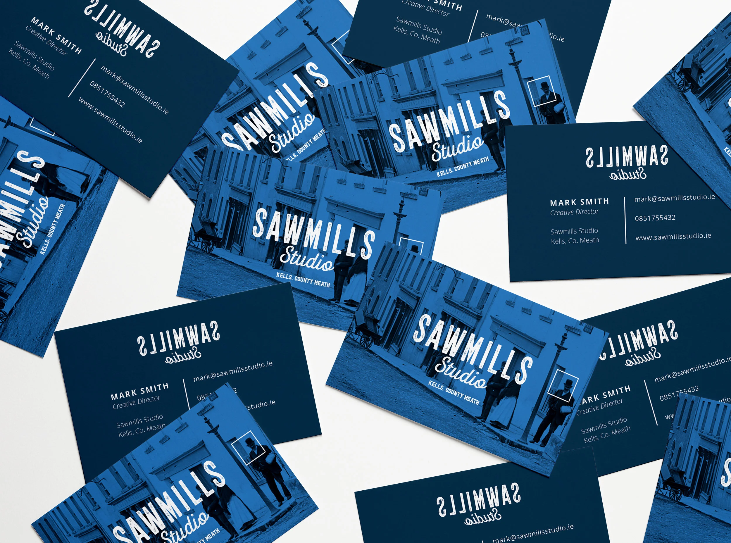 Realistic Business Cards MockUp 4.jpg