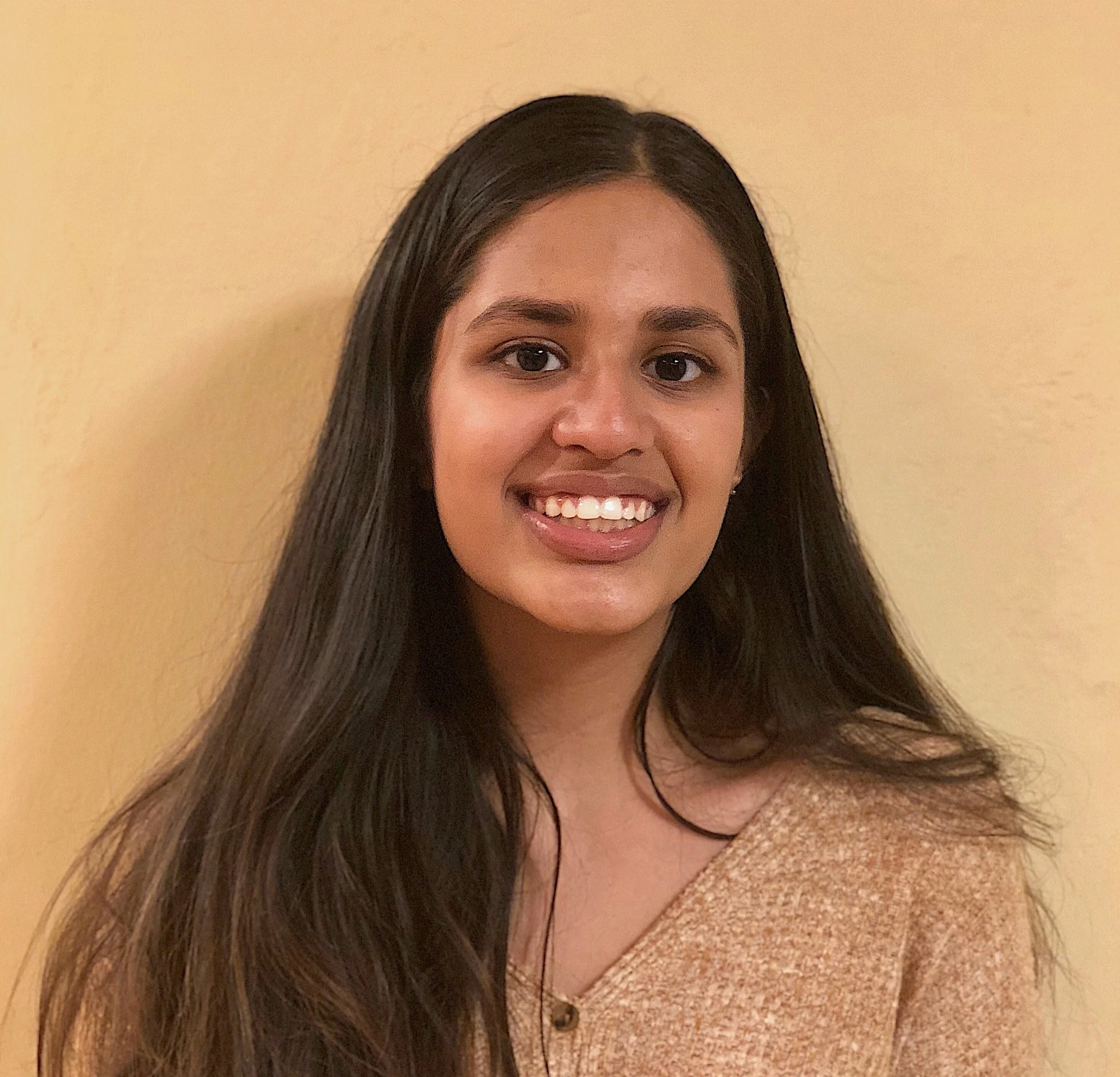Mahati Subramaniam (Intern) Mahati Subramaniam is a junior at Palo Alto High School. She is heavily involved in the English/Journalism programs at her school and has a passion for these subjects. She wants to pursue journalism as a major in college. After learning about English Kadhavu's mission, she really wanted to improve the English learning in schools in India in any way she could. Mahati is currently an intern at English Kadhavu and has helped Kausalya compile various new activities and story ideas for upcoming projects.