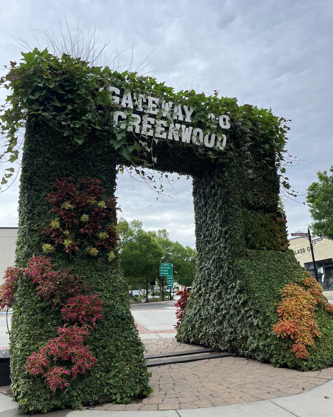 Less than 1 month until we kick off and Greenwood SC Horticulture has started putting out the Topiaries!😱😍🥳 

Keep an eye on Uptown Greenwood the next two weeks, you may get to see the team put out these beautiful works of living art. This one was