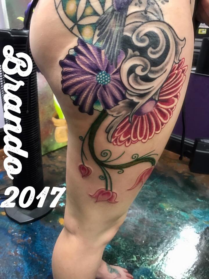 Stunning Flower and Sun Tattoos for a Unique Body Art