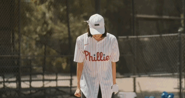 Celebrity Sluggers: Aubrey Plaza (Major League Baseball)