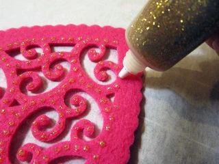 ©2012Lindsay-Obermeyer-DIY-Valentine-Coaster.jpg