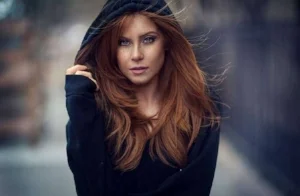 This model , who I don't have a name for, is a good likeness for Calla.