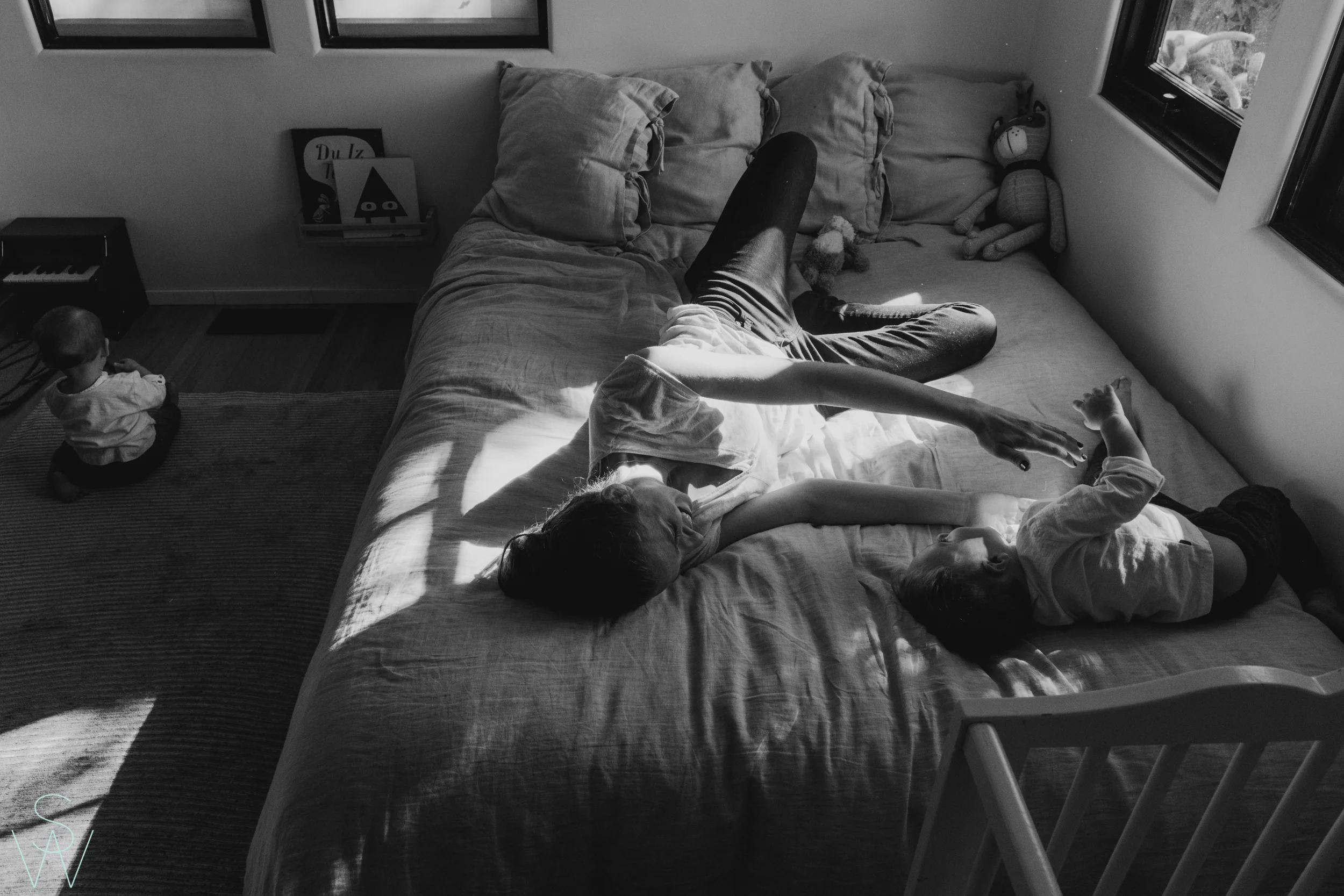1066shewanders.point.loma.family.portraits.jpg