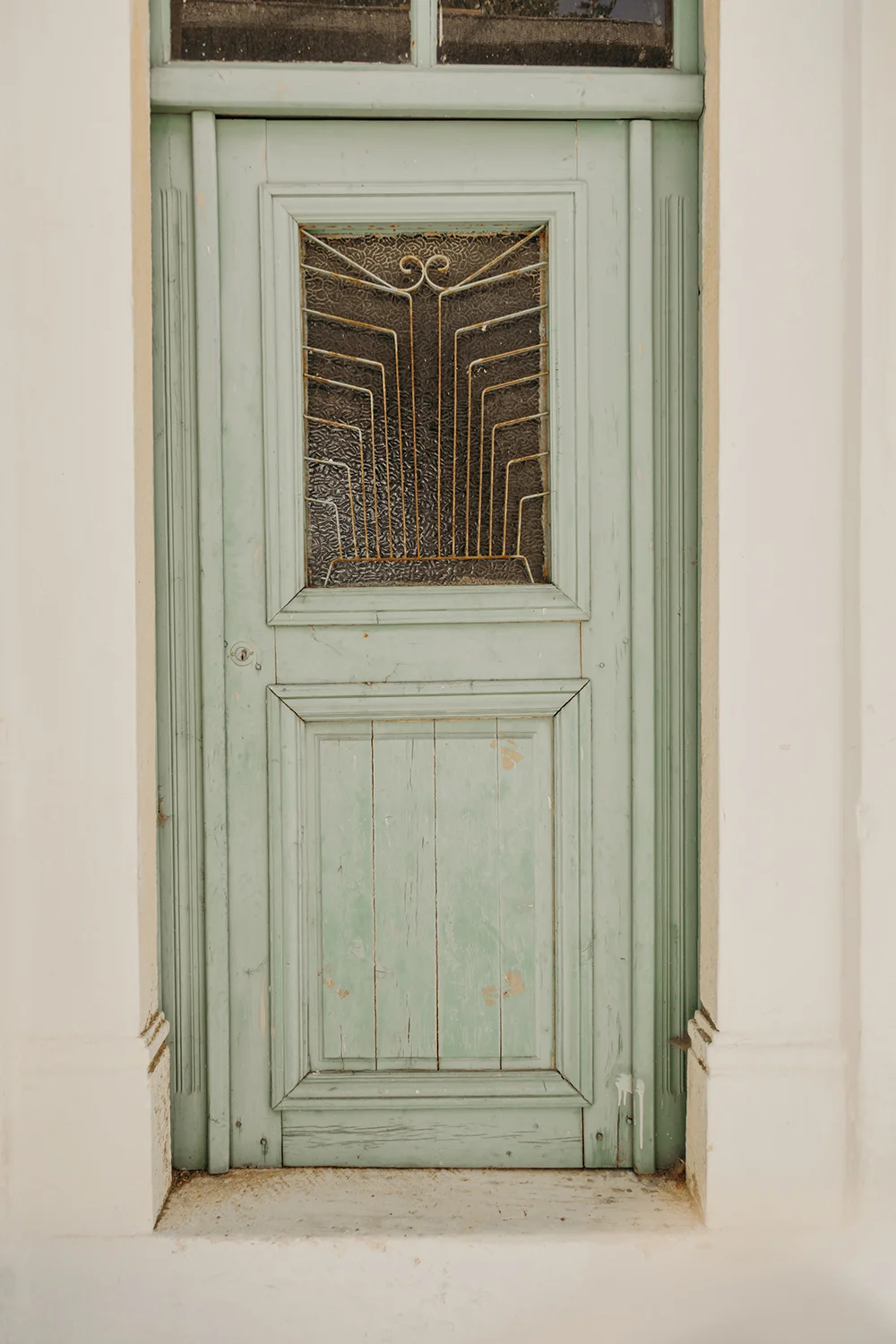 10031027shewanders.creativeclique.greece.jpg