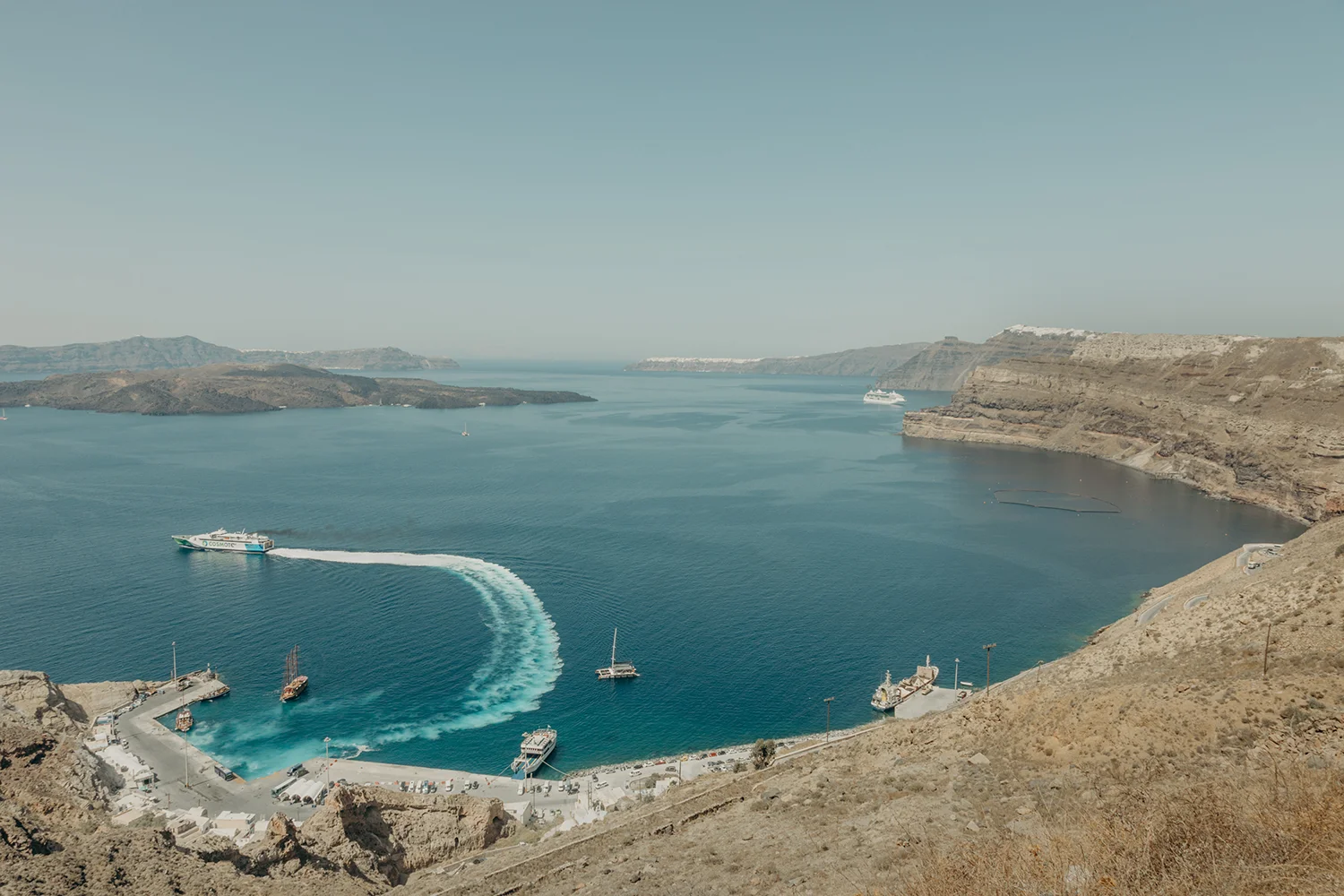 10091011shewanders.creativeclique.greece.jpg