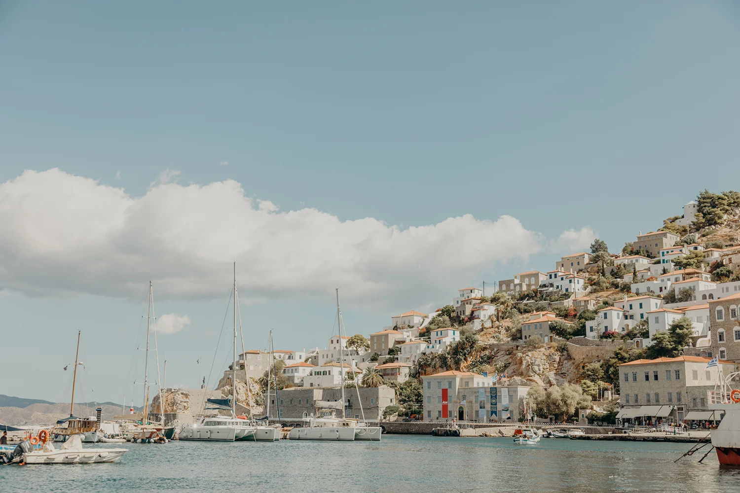10111043shewanders.creativeclique.greece.jpg