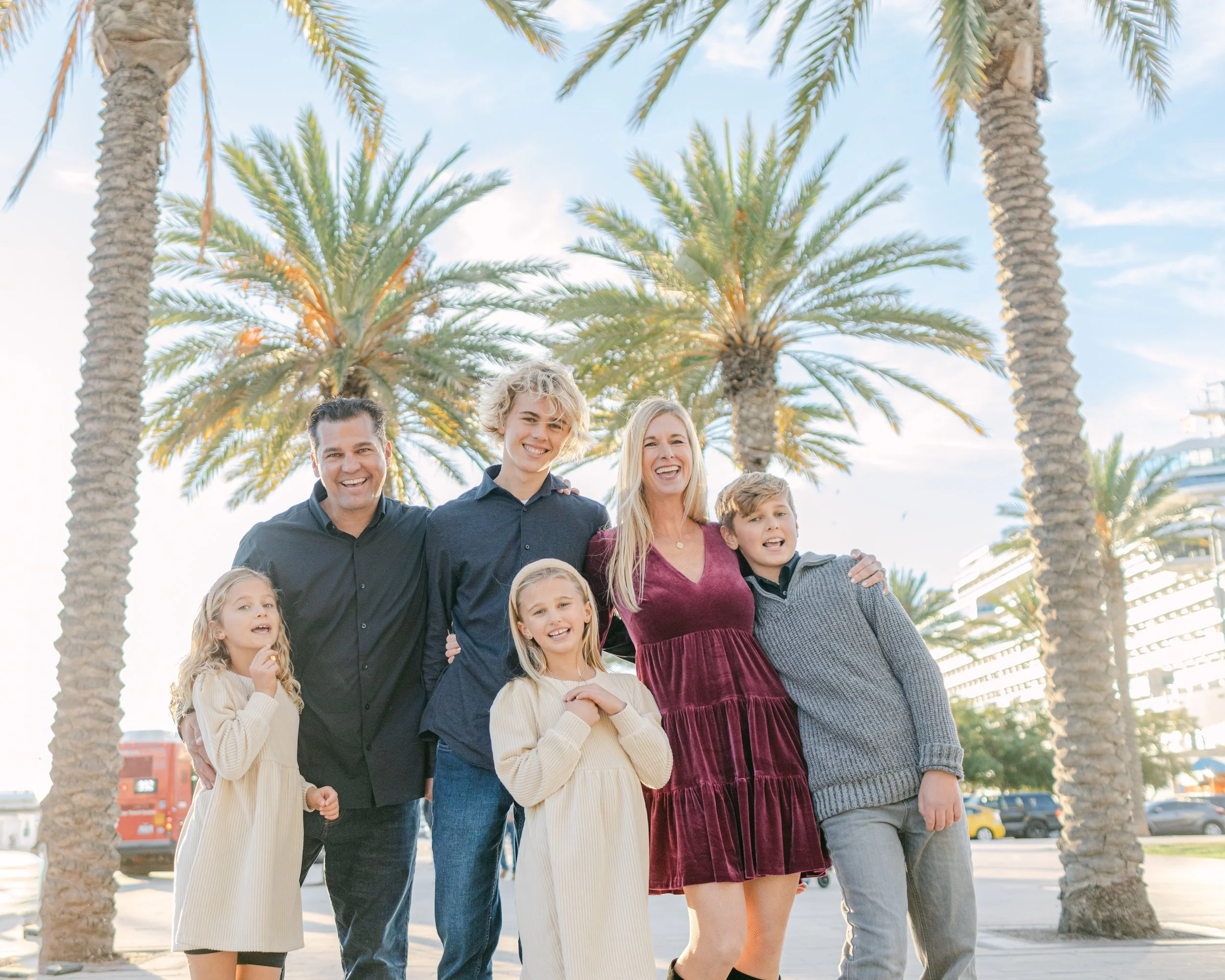 2114shewanders.loves.ElizabethFamily.jpg