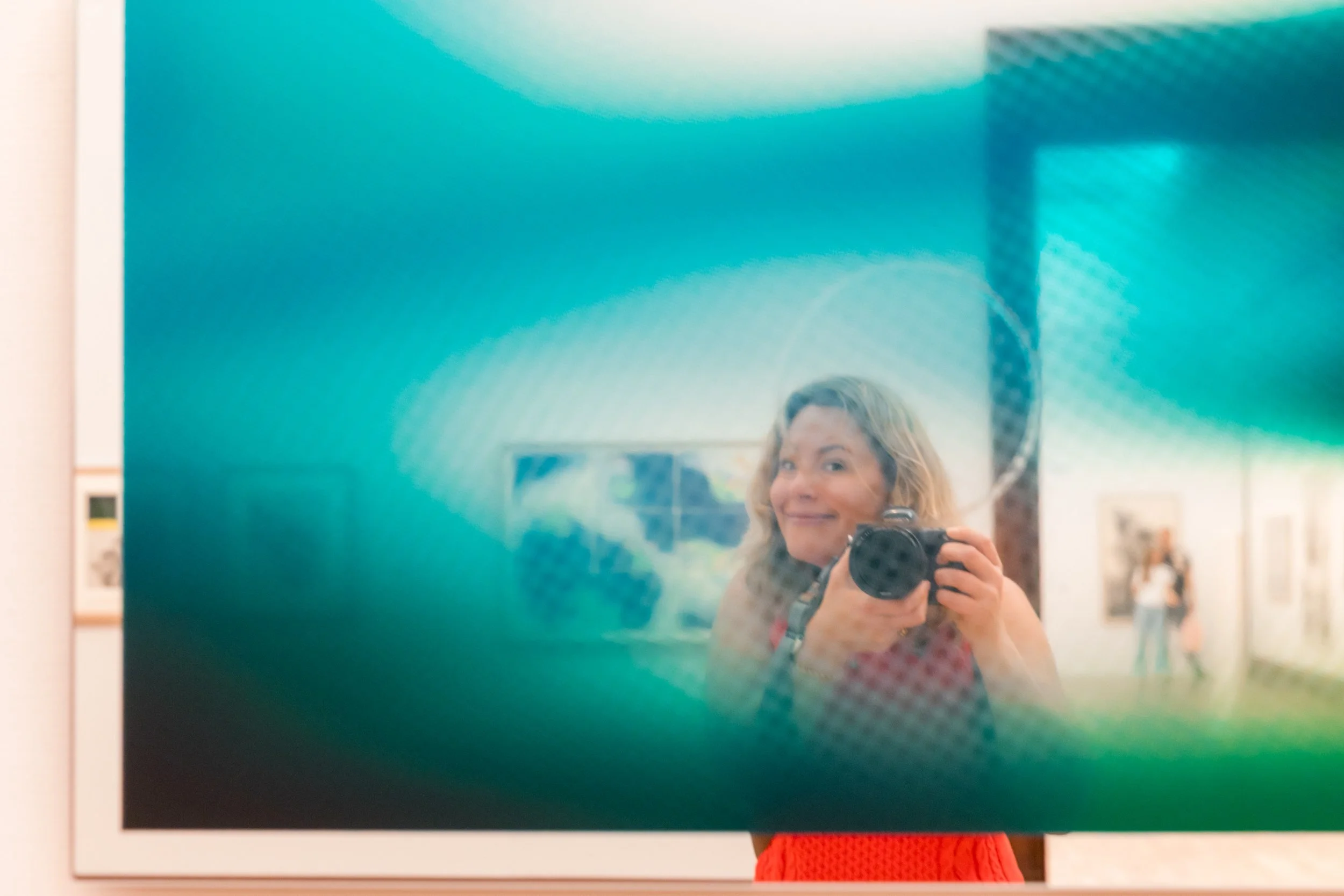 1135.color.finding.shewanders.suzanne.ofeldtTokyo.Museum.JPG