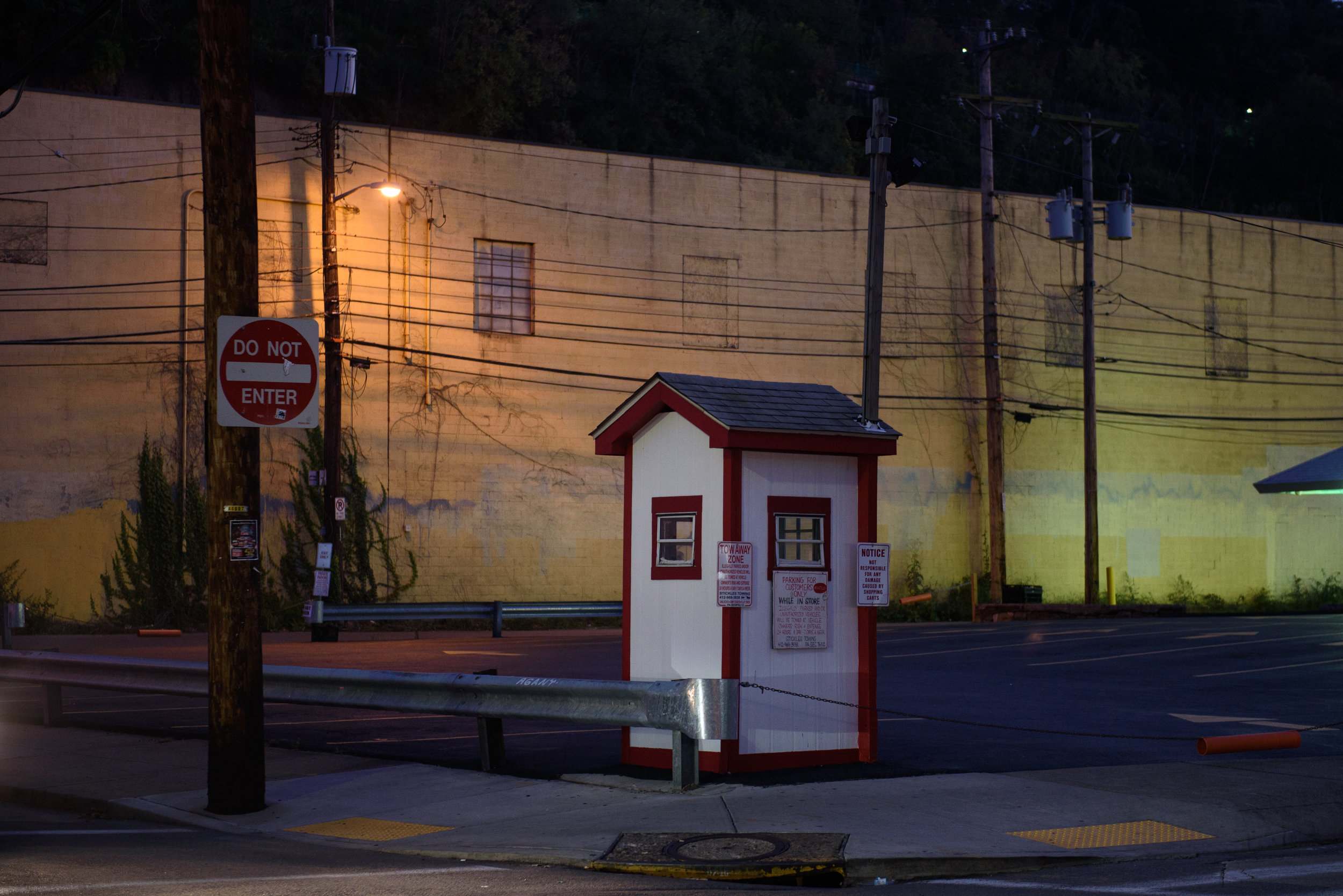   Justin Merriman, Freelance, Photojournalist, Documentary, Rustbelt, Photographer, Pittsburgh, Freelance, Pennsylvania, Street Photography, Night Photography, Dusk, Golden Hour, Pittsburgh Photographer, Pittsburgh Photojournalist, Freelance Photogra