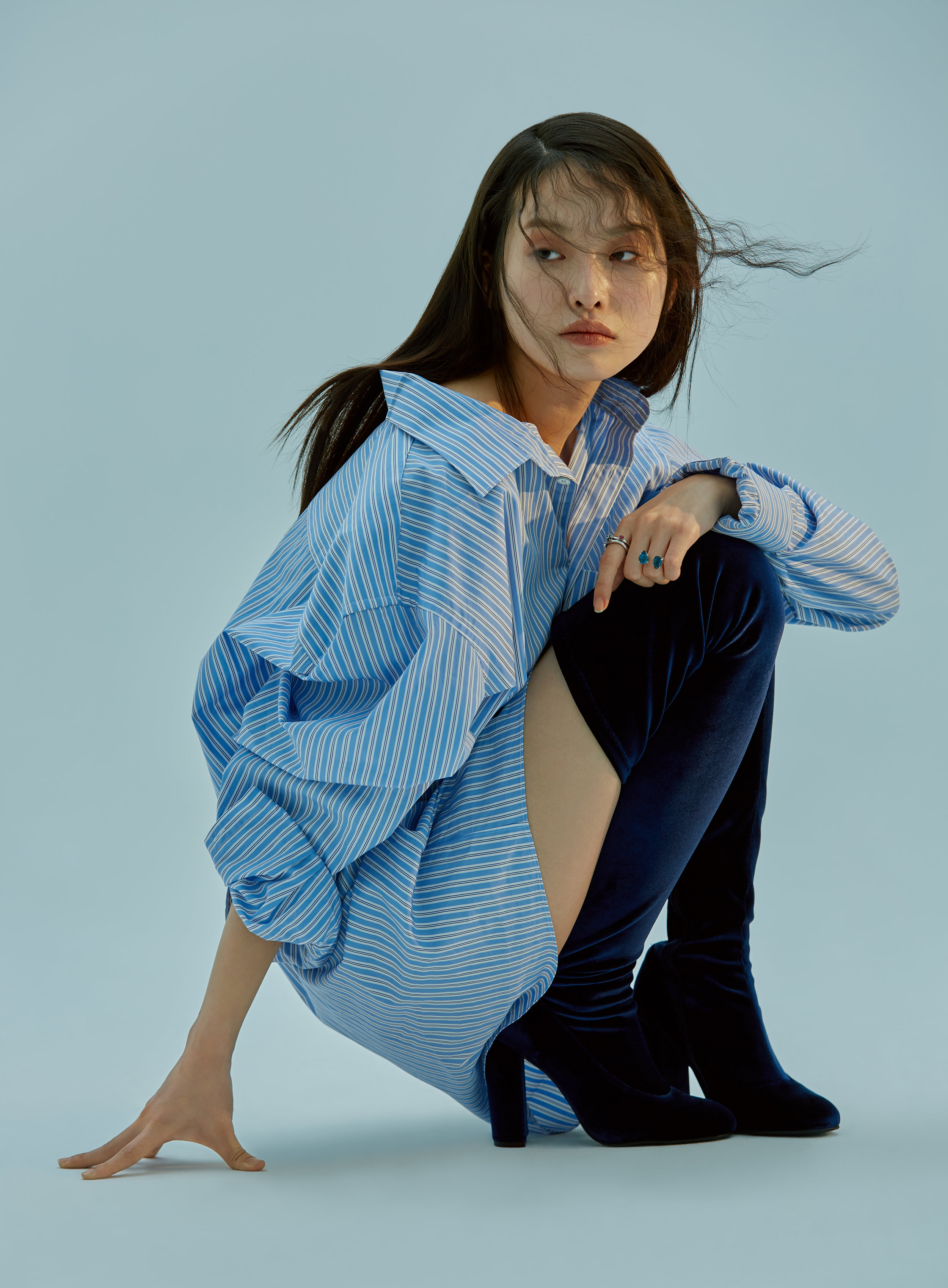 Shirt: VETEMENT X COMME DES GARÇONS Boots: Carvela Rings: H.R