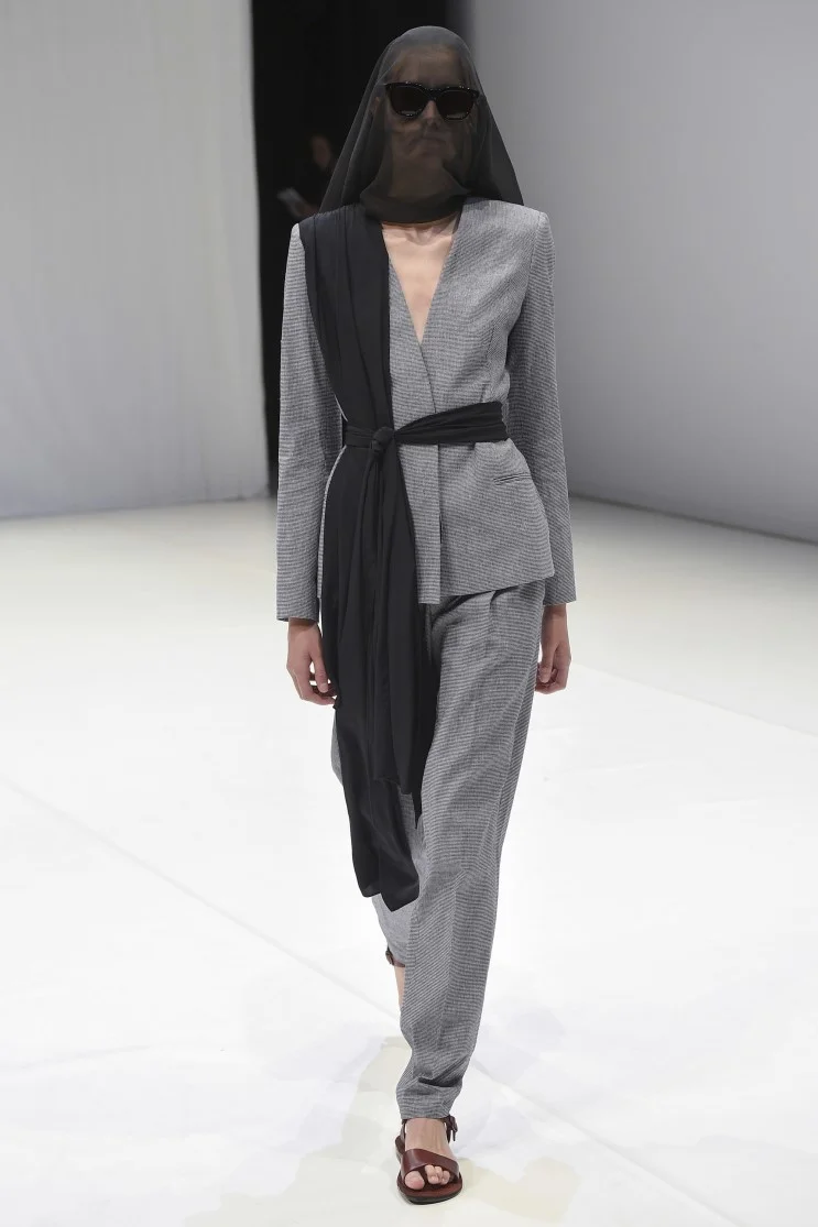 chalayan-ss18-london_(9).jpg