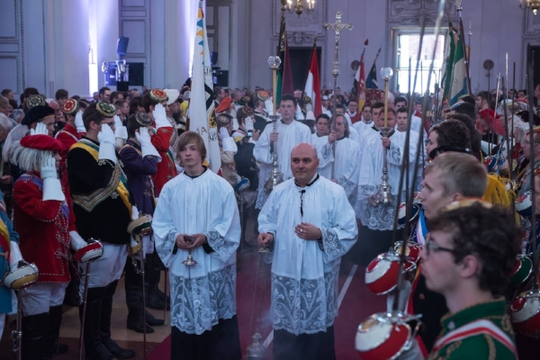 Chargiertenaufstellung in der Messe - Pennälertag