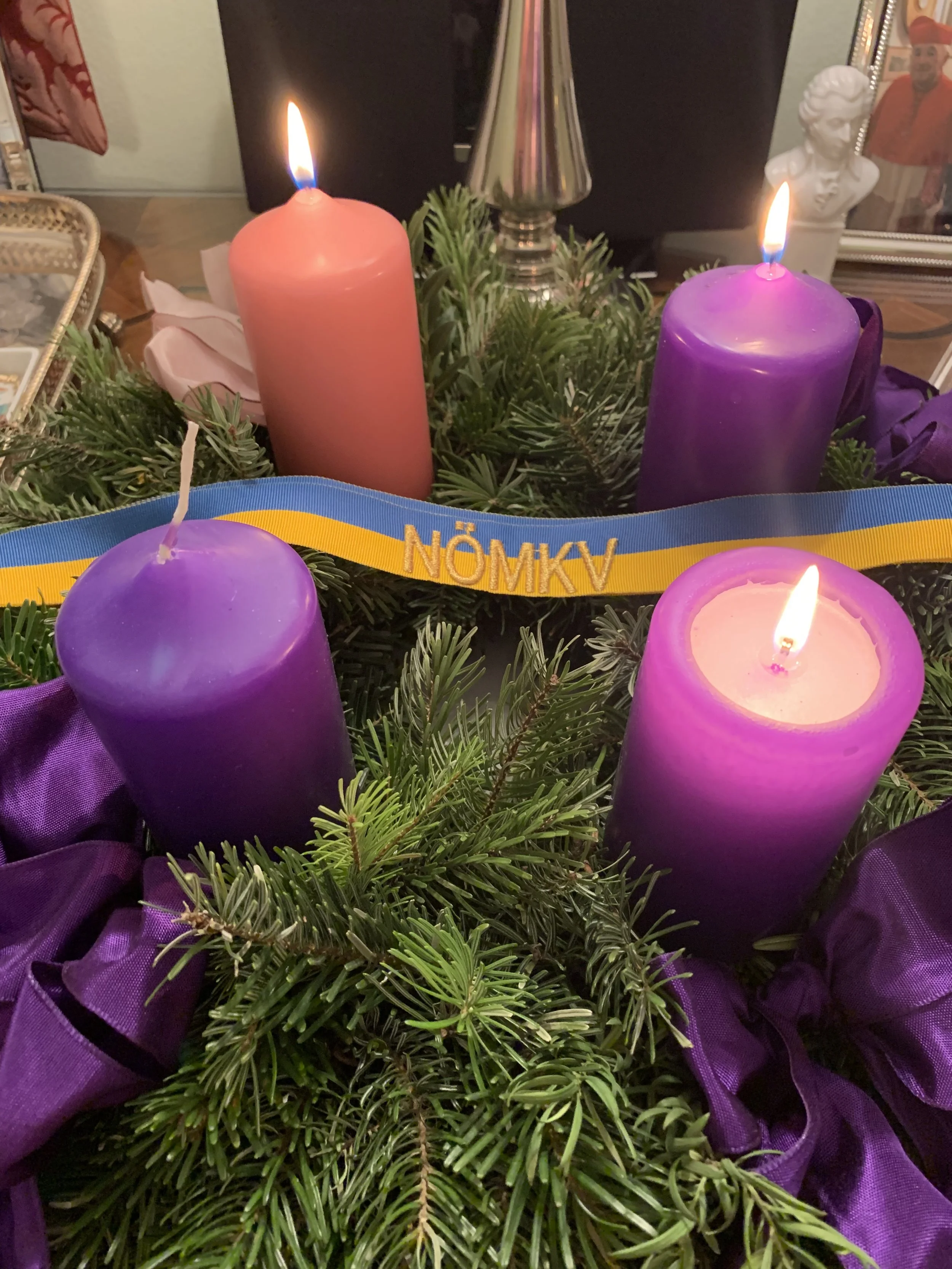 3. Advent.jpg