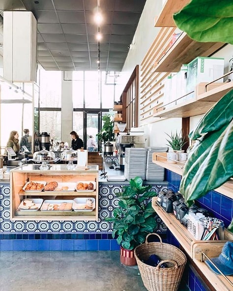 Coffee shop views at @mananaatx. ☕️
(pc:&nbsp;@sofengtastic)