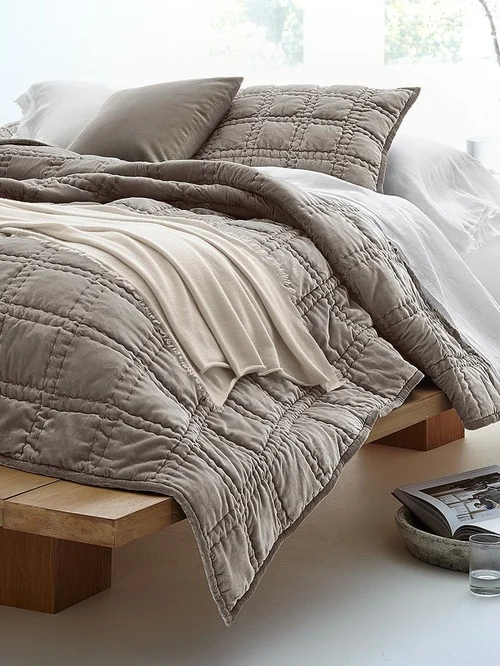 EF Box-Stitched Velvet Quilt