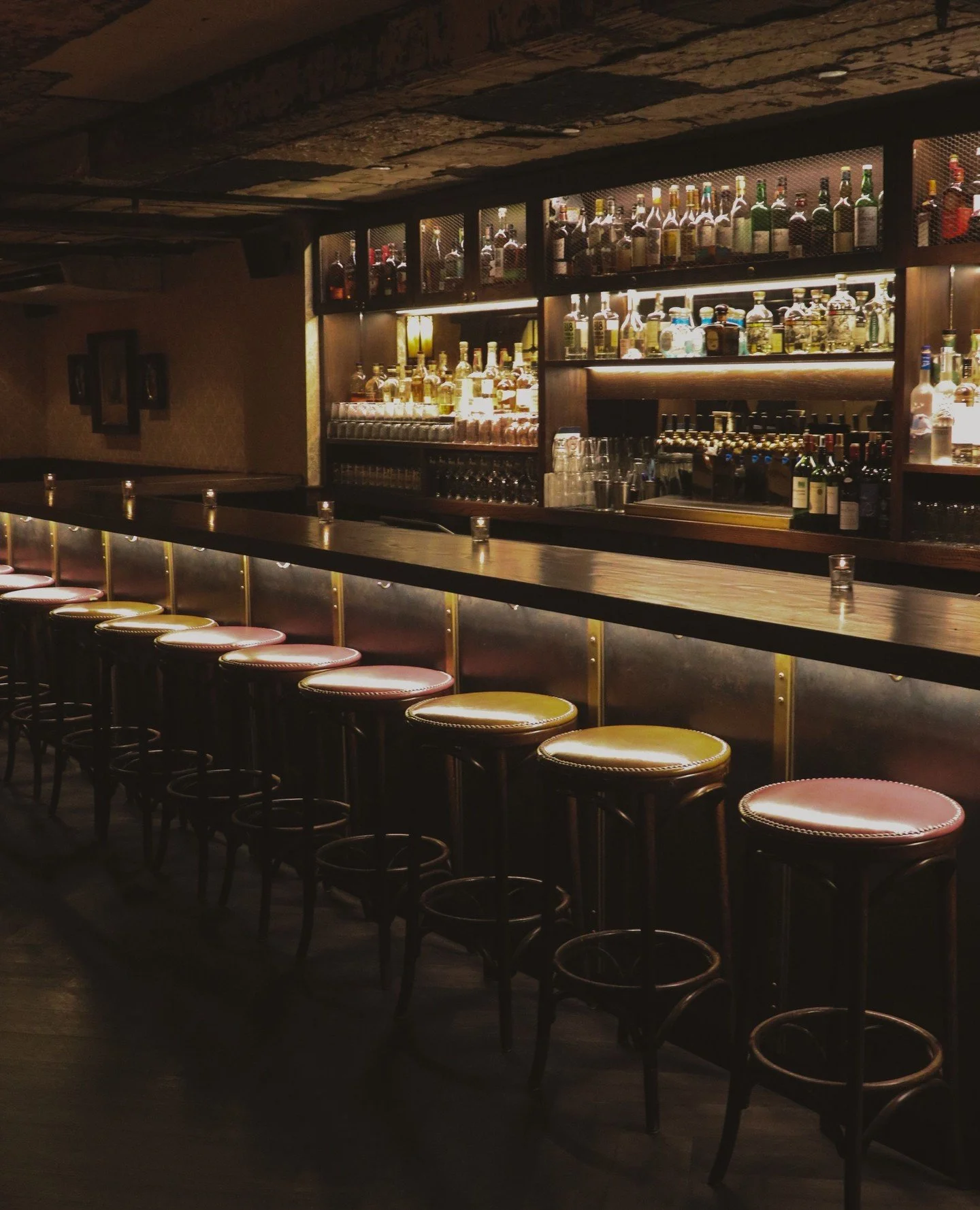 Come grab a seat at the bar this week and let us take care of the rest! 🍹✨ #elbowlane #speakeasy #bar #phillyrestaurant
