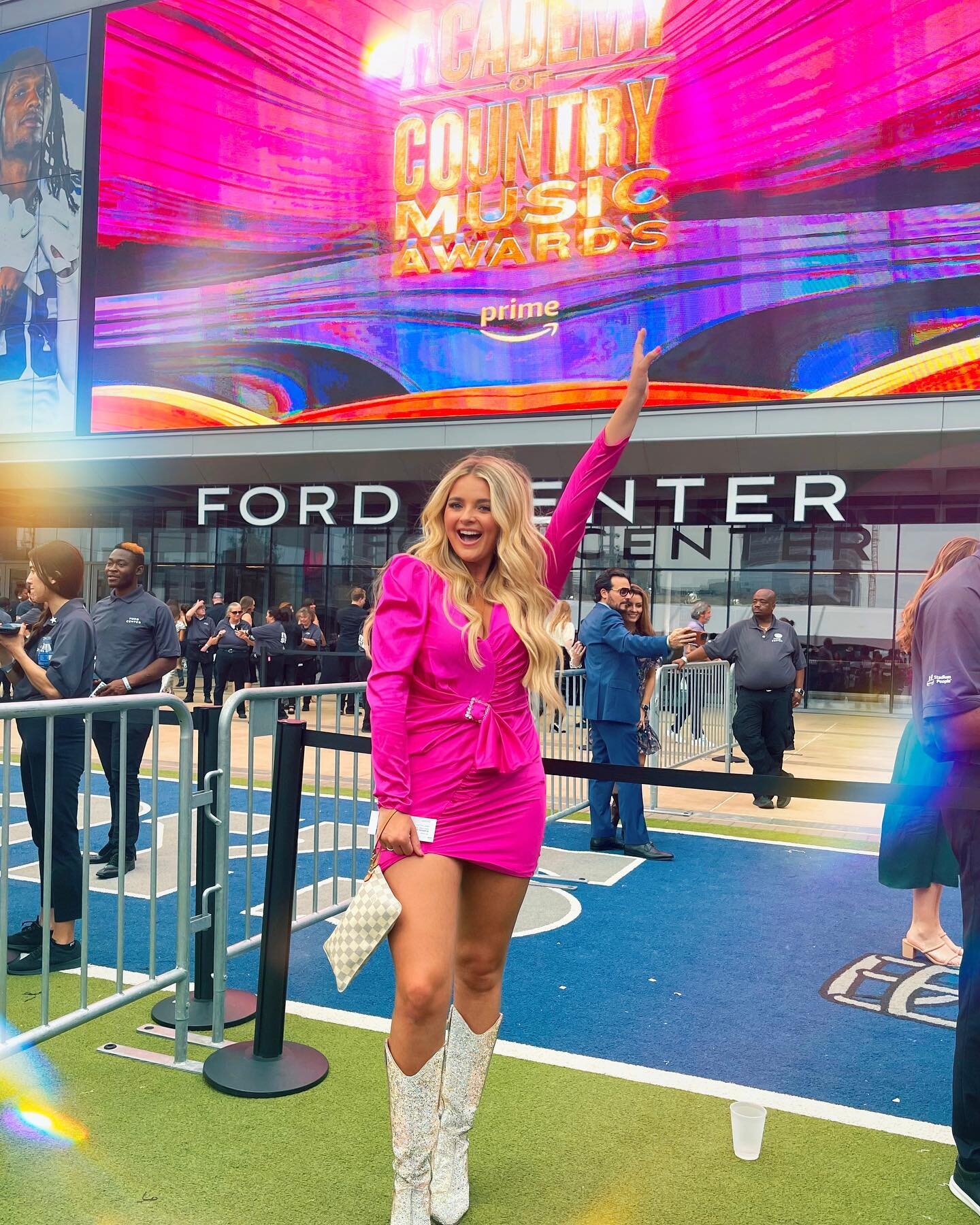 First @acmawards was so fun! 💗 #acmawards #acms #awards 

Dress: @glamourformals 
Hair: @skwextentions_