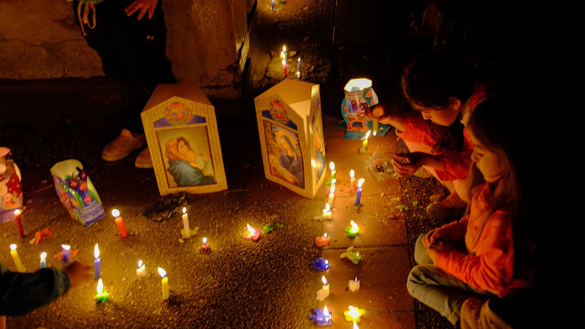 Checking In &amp; Reaching Out: Meaningful Advent Practices