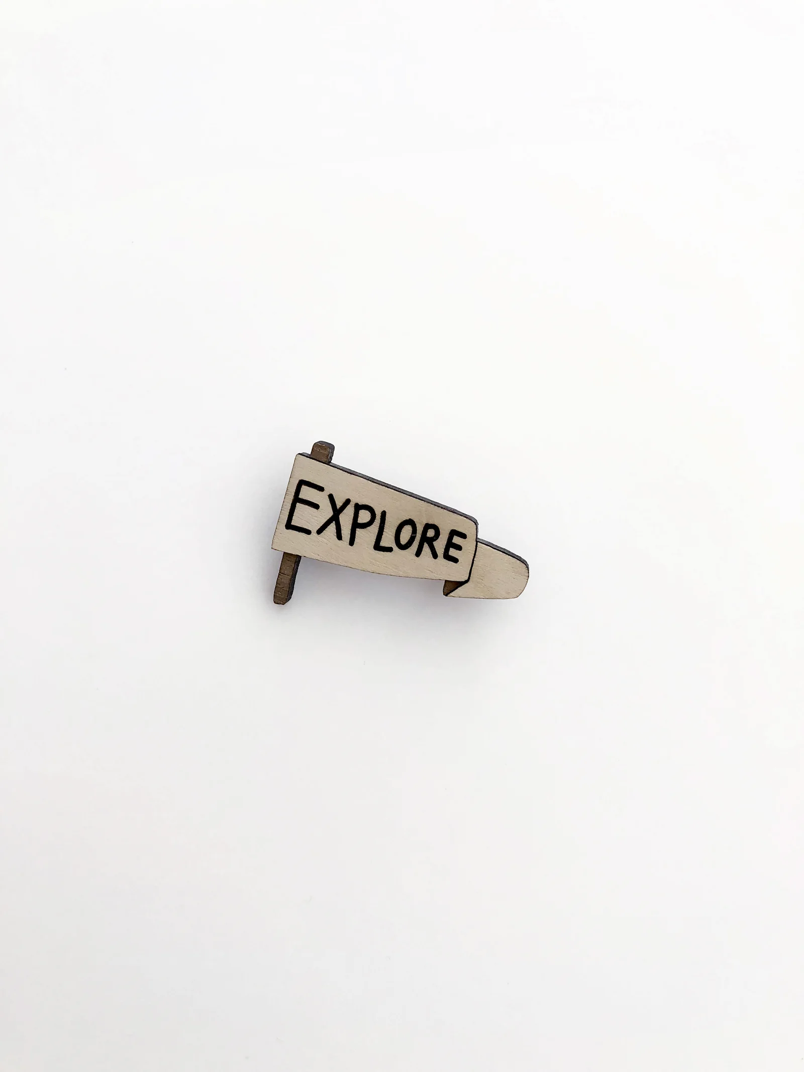 flag_brooch_1.jpg